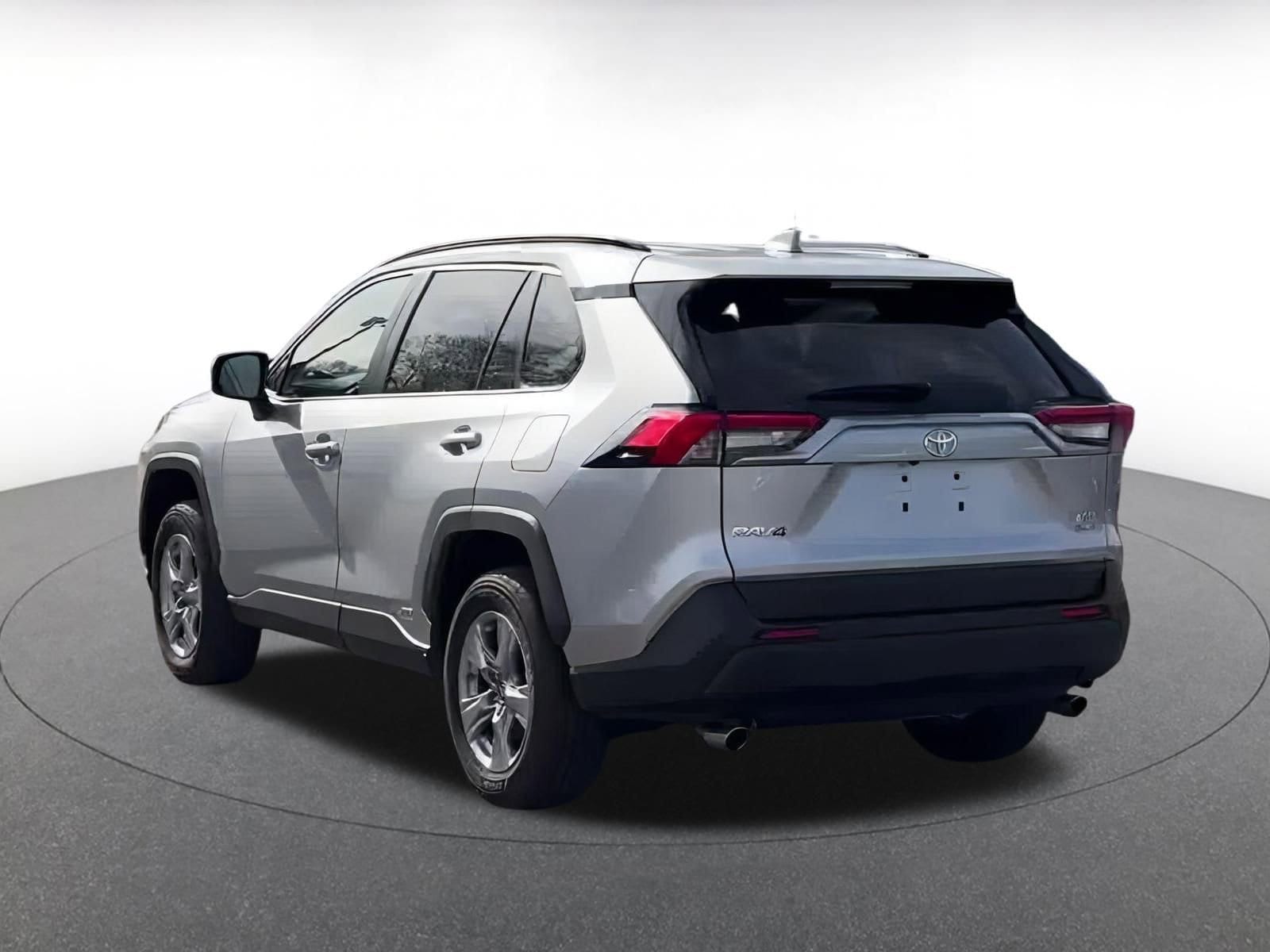 Thumbnail: 2025 Toyota RAV4 - 11