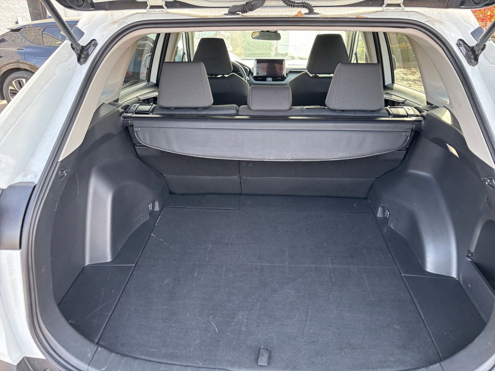 Thumbnail: 2025 Toyota RAV4 - 31