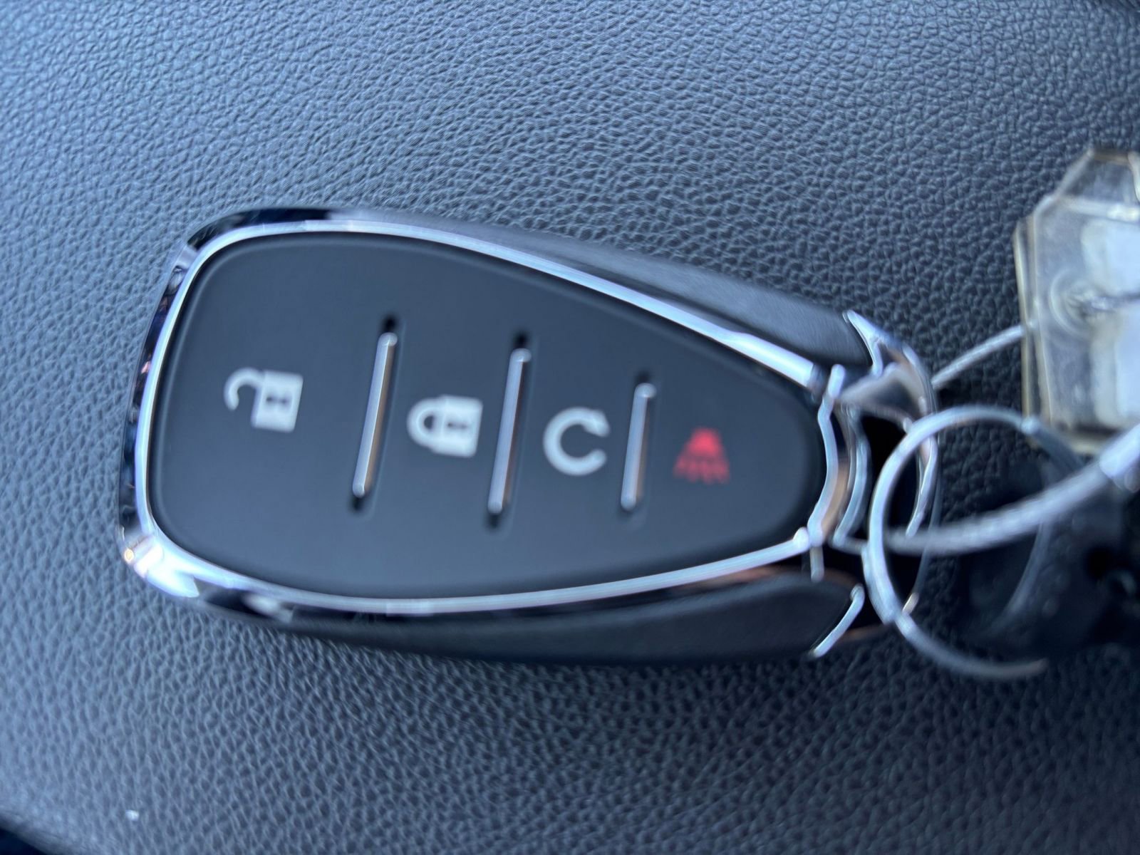 Thumbnail: 2025 Chevrolet Trax - 21