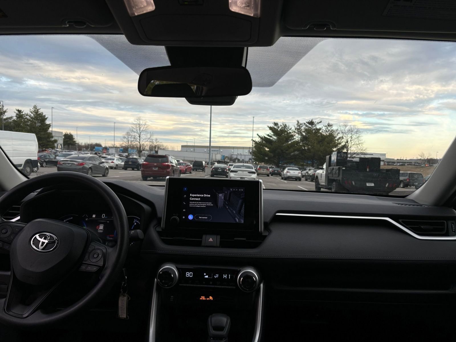 Thumbnail: 2025 Toyota RAV4 - 32