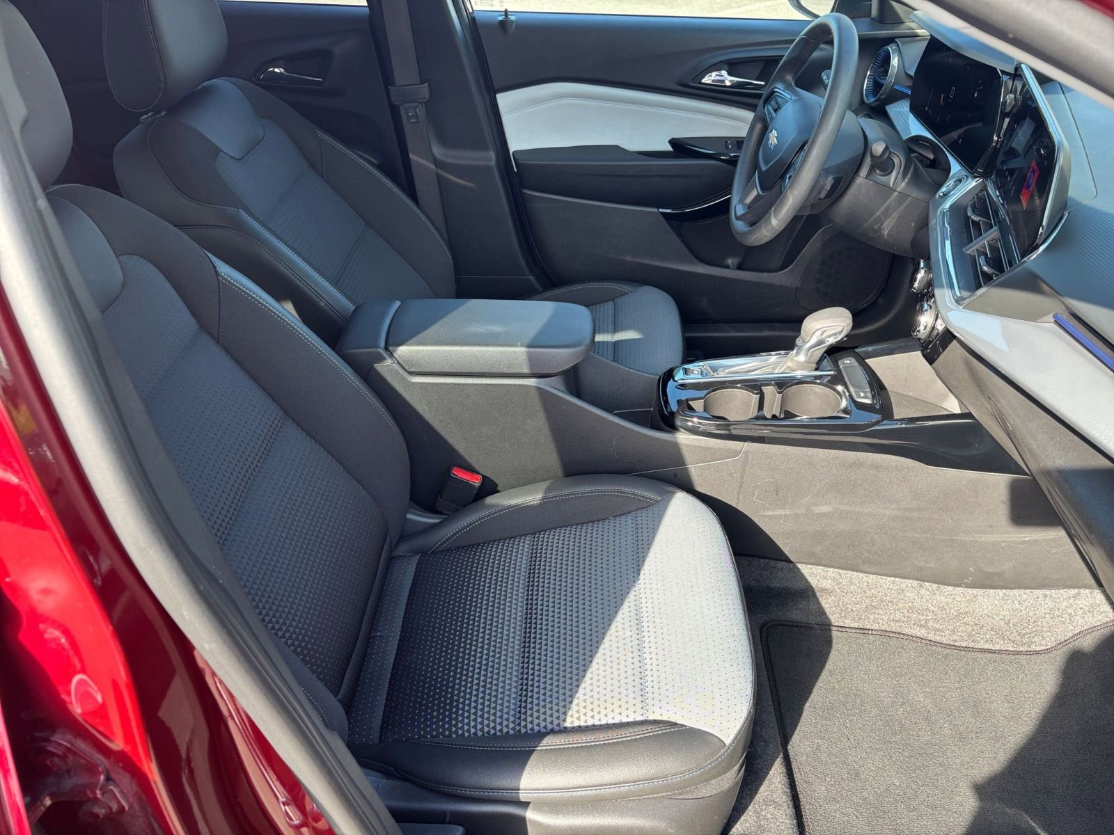 Thumbnail: 2025 Chevrolet Trax - 35