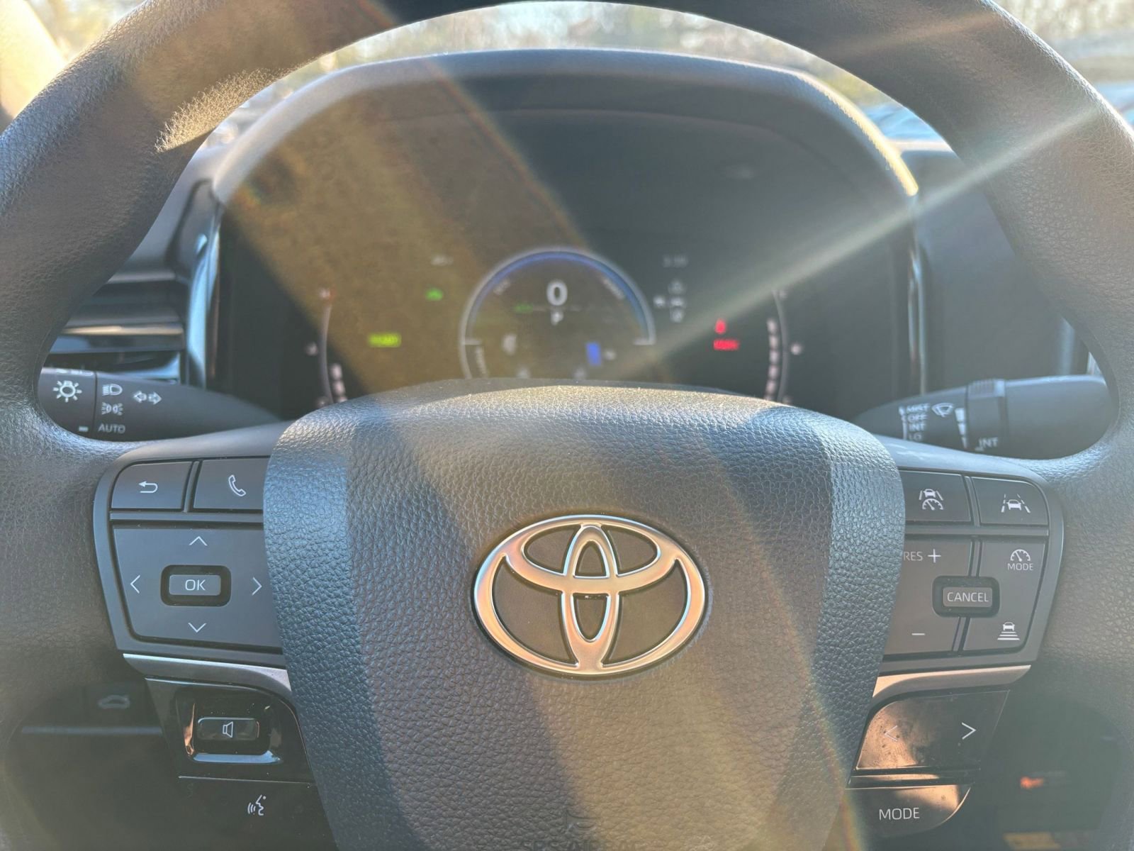 Thumbnail: 2025 Toyota Camry - 27