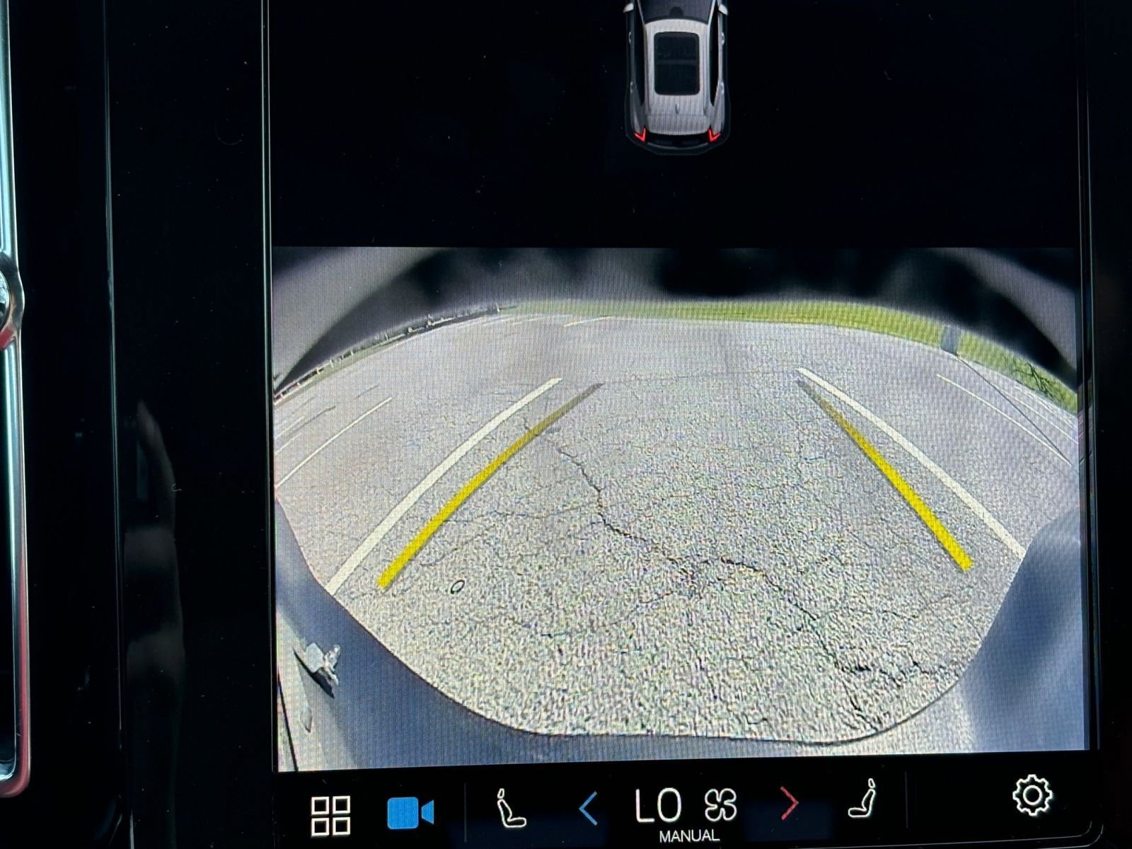 Thumbnail: 2024 Volvo XC40 - 17