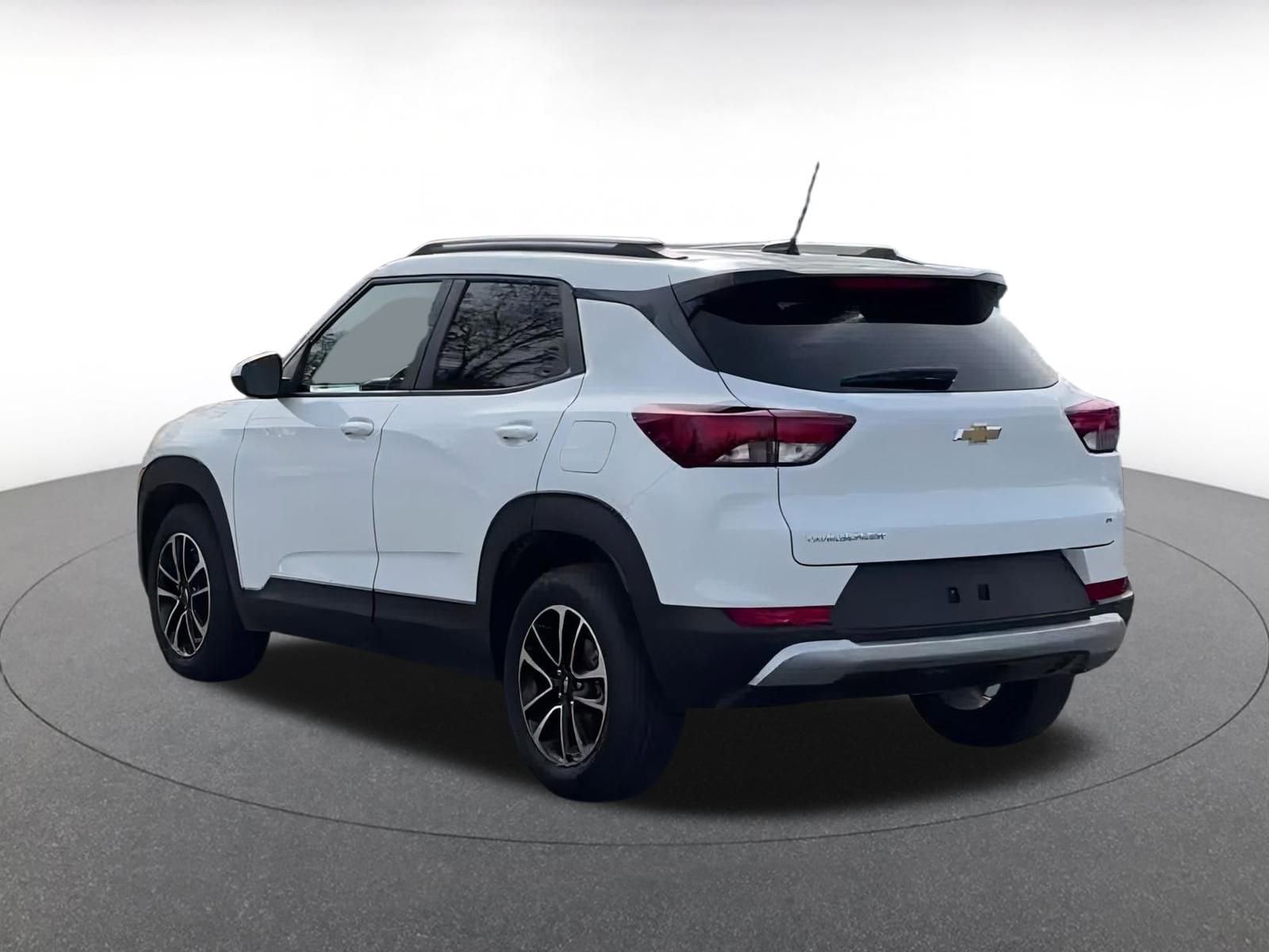 Thumbnail: 2025 Chevrolet TrailBlazer - 11