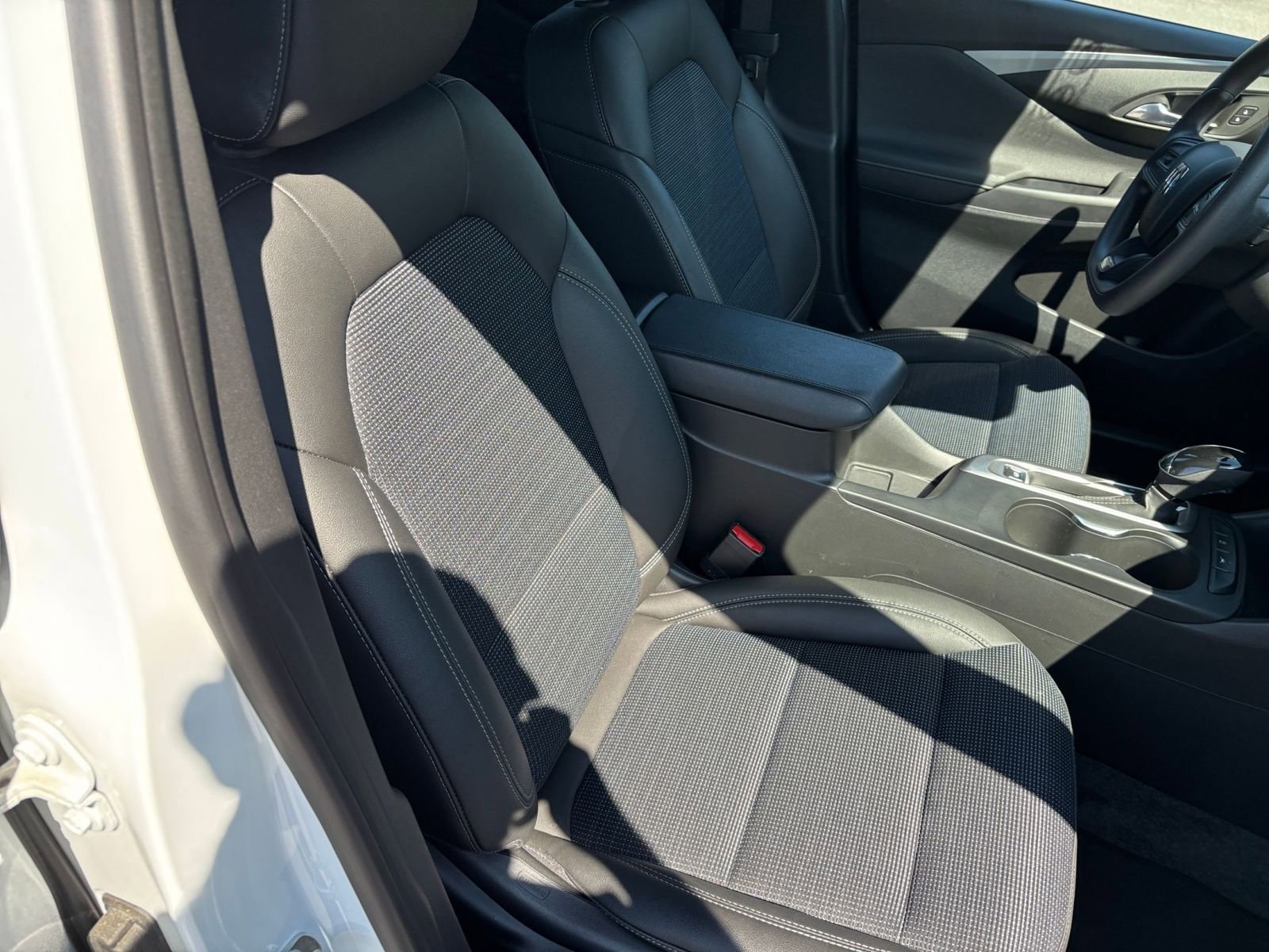 Thumbnail: 2025 Buick Envista - 35