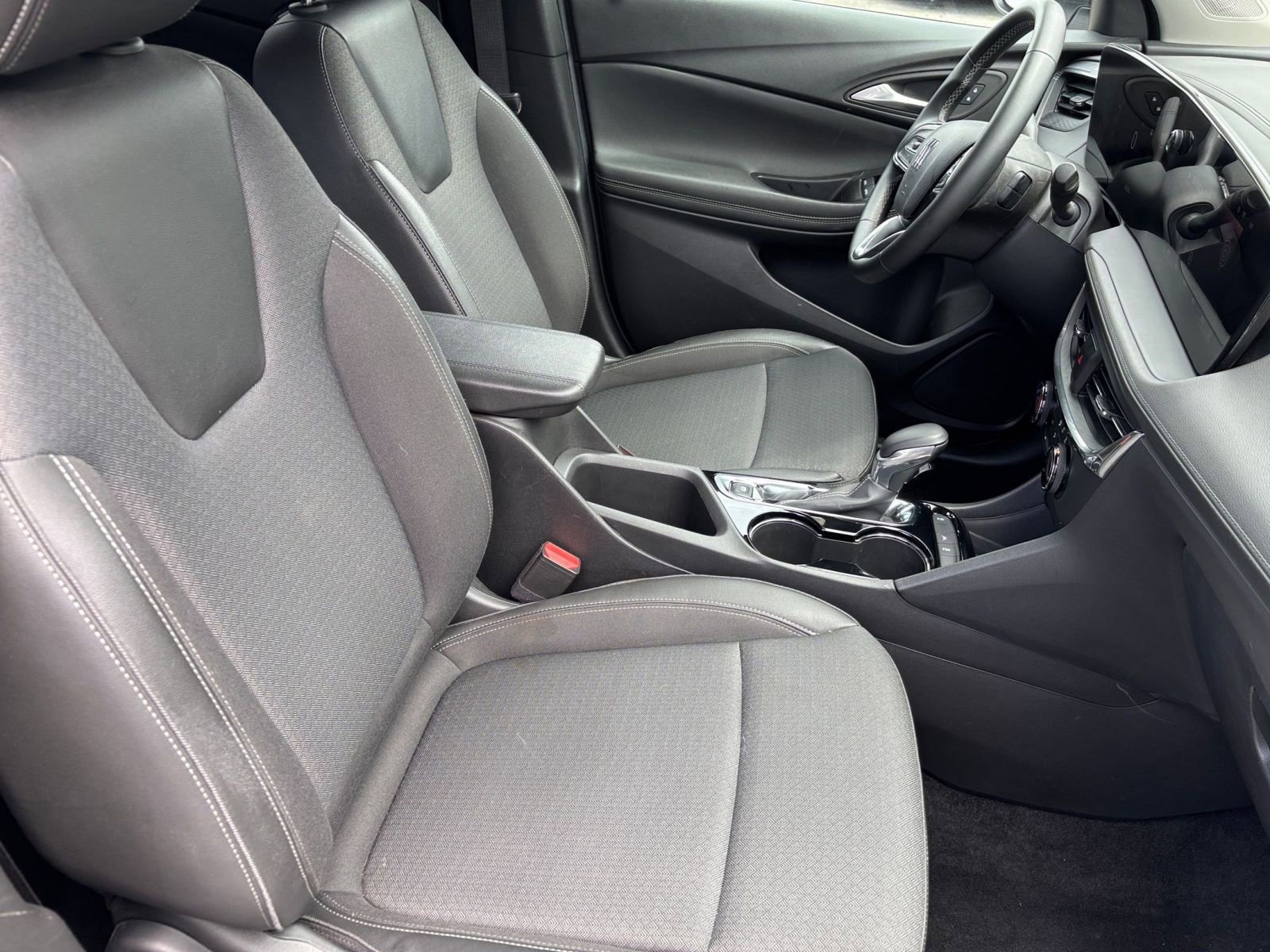 Thumbnail: 2025 Buick Encore GX - 35