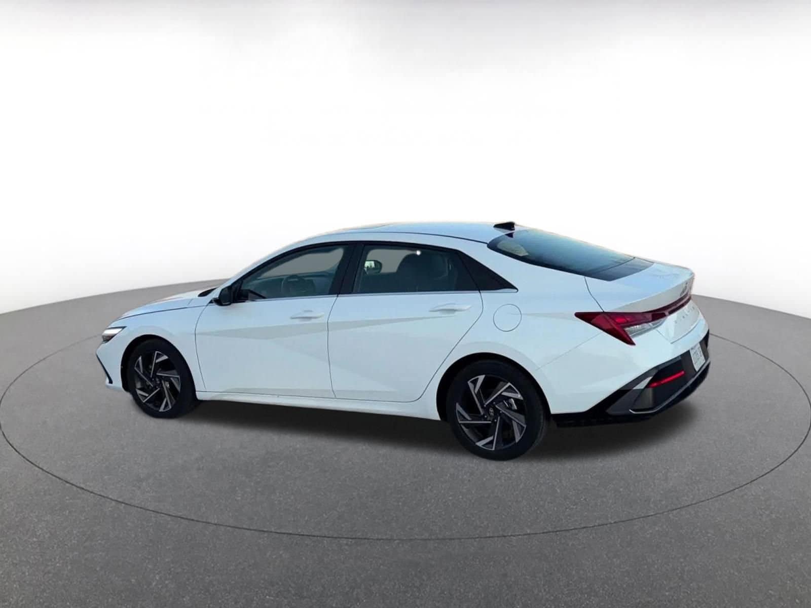 Thumbnail: 2025 Hyundai Elantra - 10