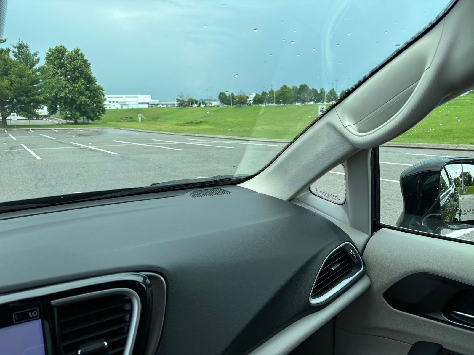 Thumbnail: 2024 Chrysler Pacifica - 29