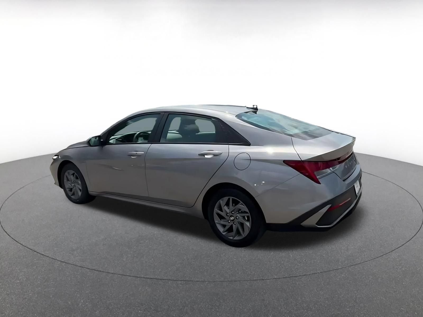 Thumbnail: 2026 Hyundai Elantra - 9