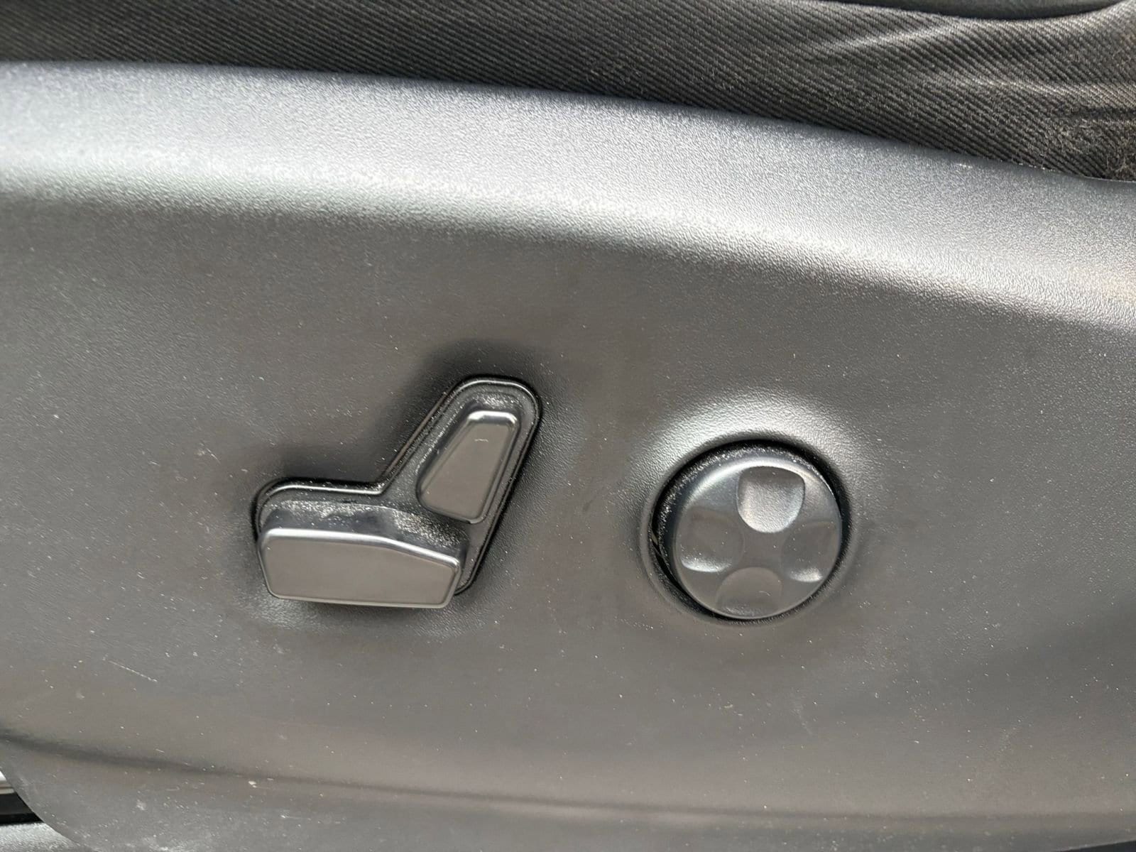 Thumbnail: 2023 Chrysler Pacifica - 23