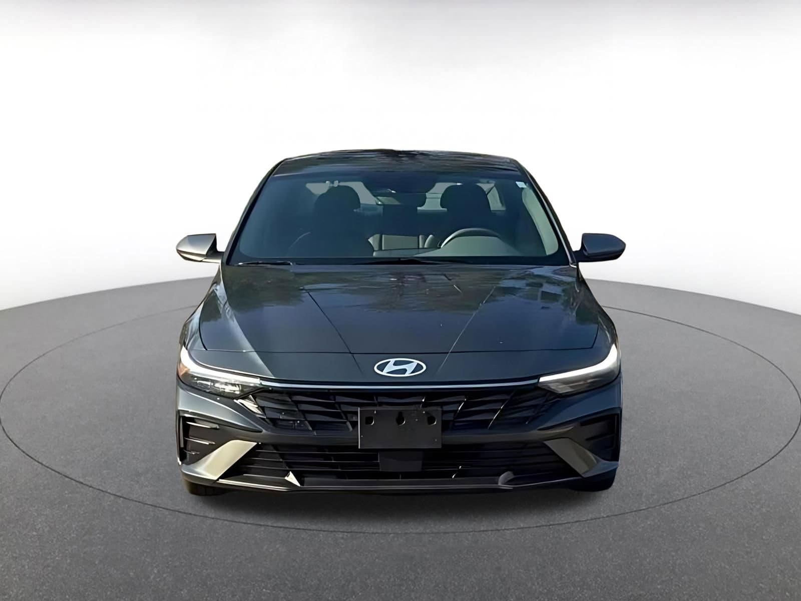Thumbnail: 2025 Hyundai Elantra - 4