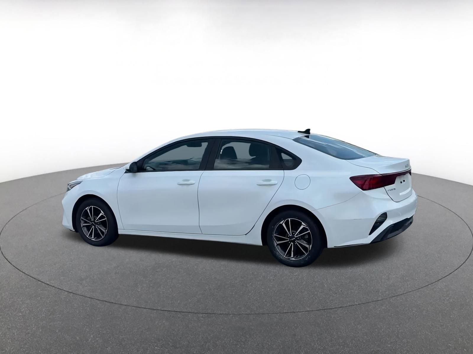 Thumbnail: 2023 Kia Forte - 10