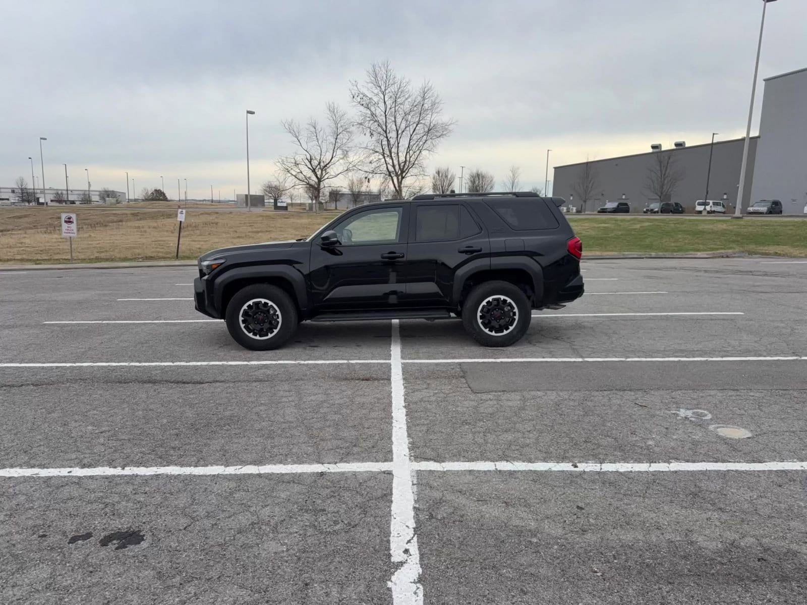 Thumbnail: 2025 Toyota 4Runner - 16