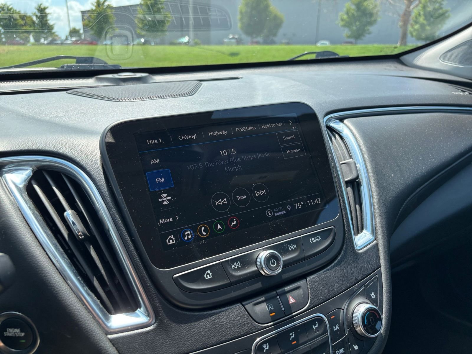 Thumbnail: 2024 Chevrolet Malibu - 21