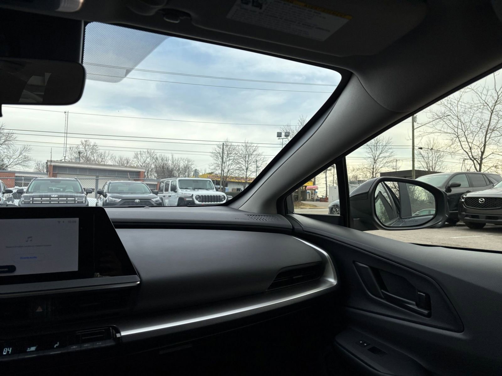 Thumbnail: 2025 Toyota Prius - 33