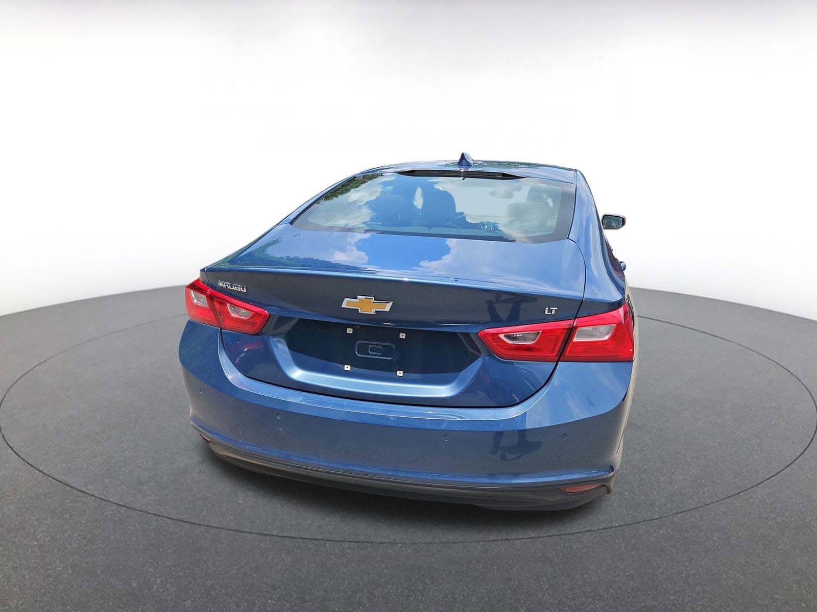 Thumbnail: 2024 Chevrolet Malibu - 3
