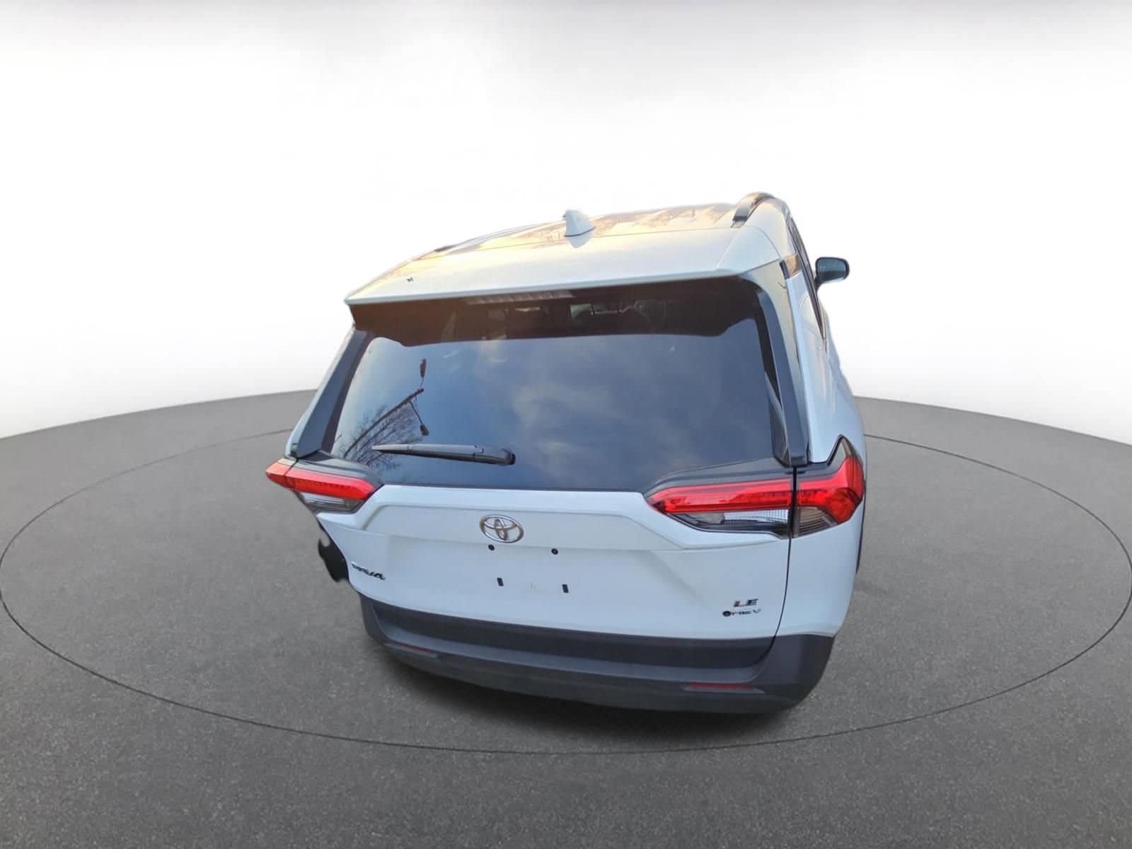 Thumbnail: 2025 Toyota RAV4 - 5