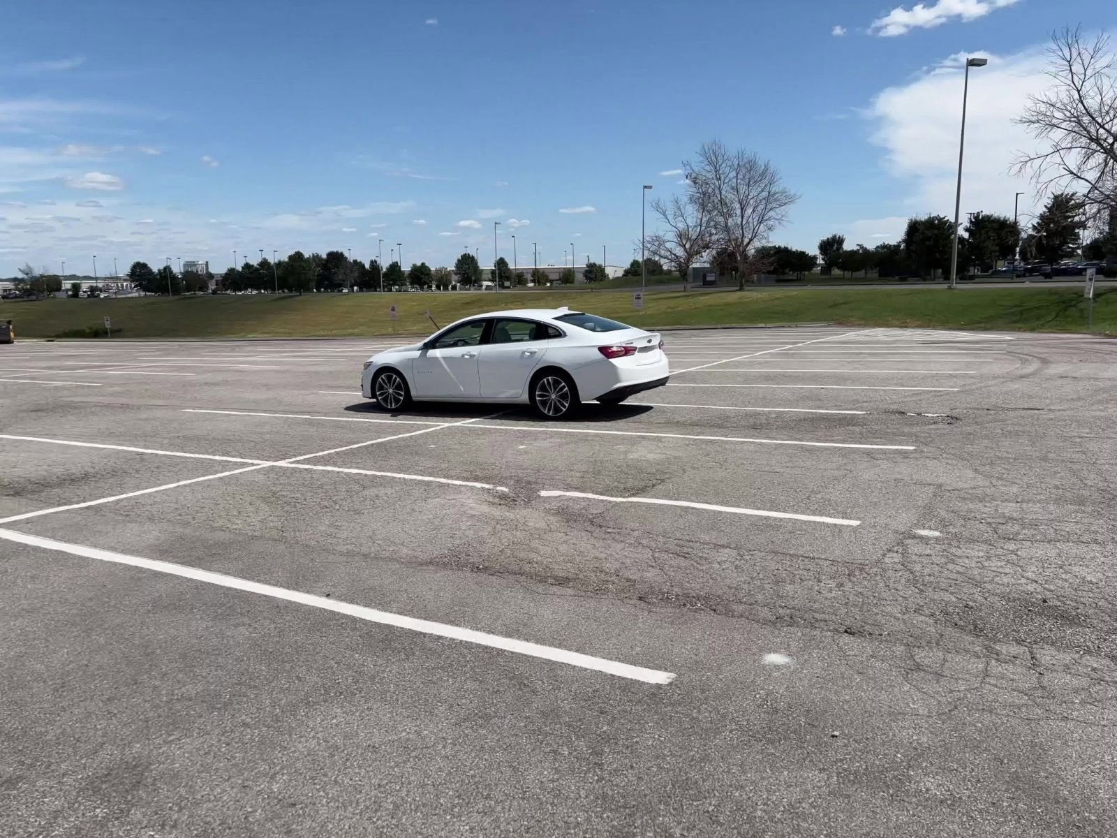 Thumbnail: 2024 Chevrolet Malibu - 14