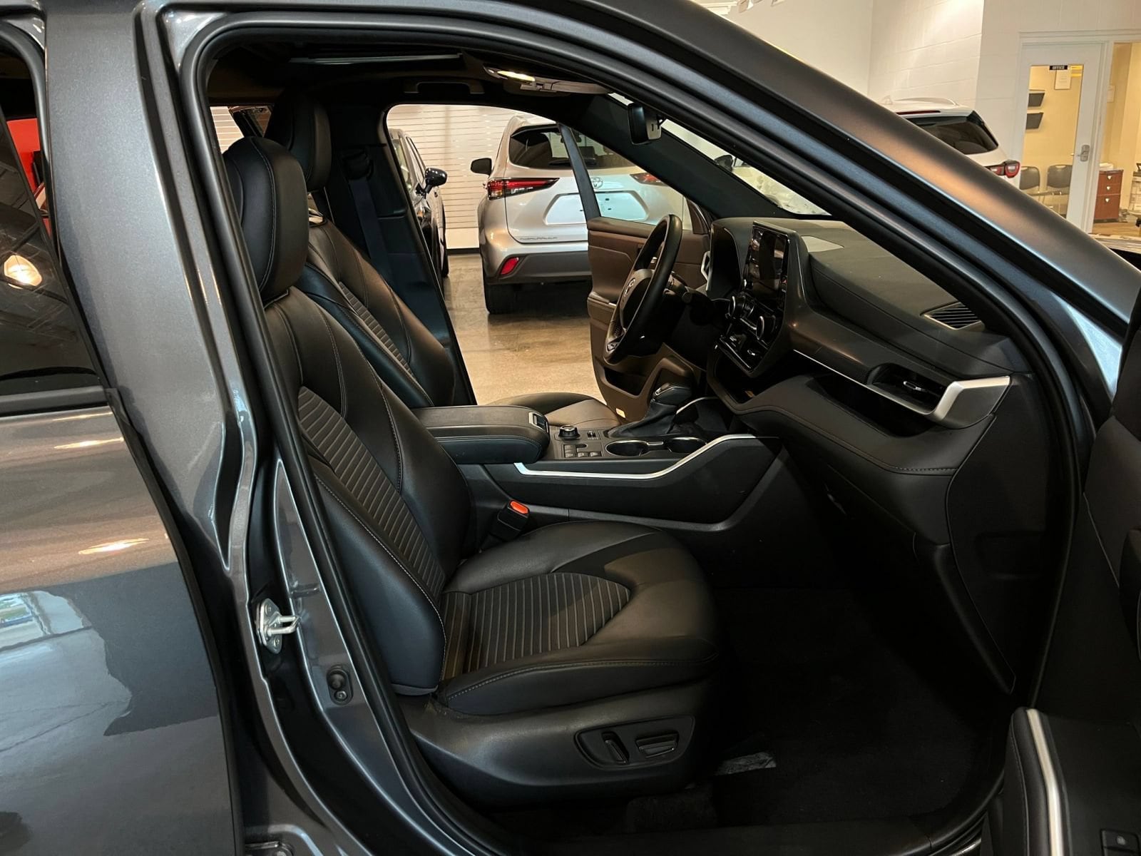 2025 Toyota Highlander 39