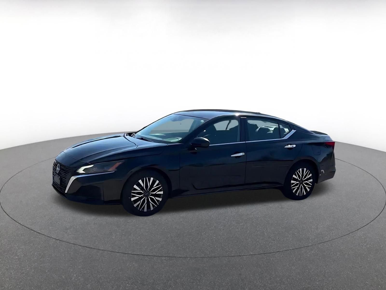 Thumbnail: 2025 Nissan Altima - 8