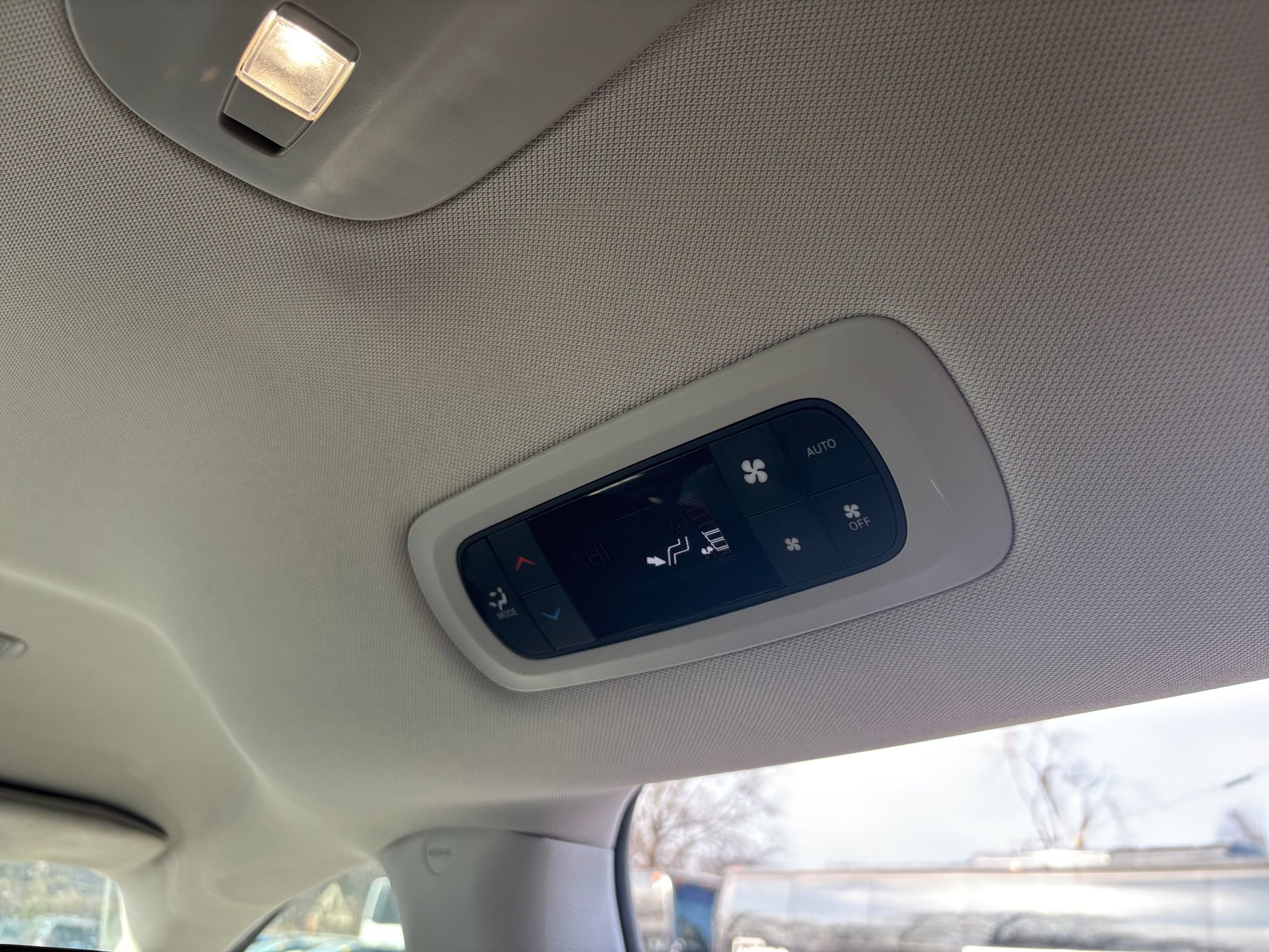 Thumbnail: 2024 Chrysler Pacifica - 20