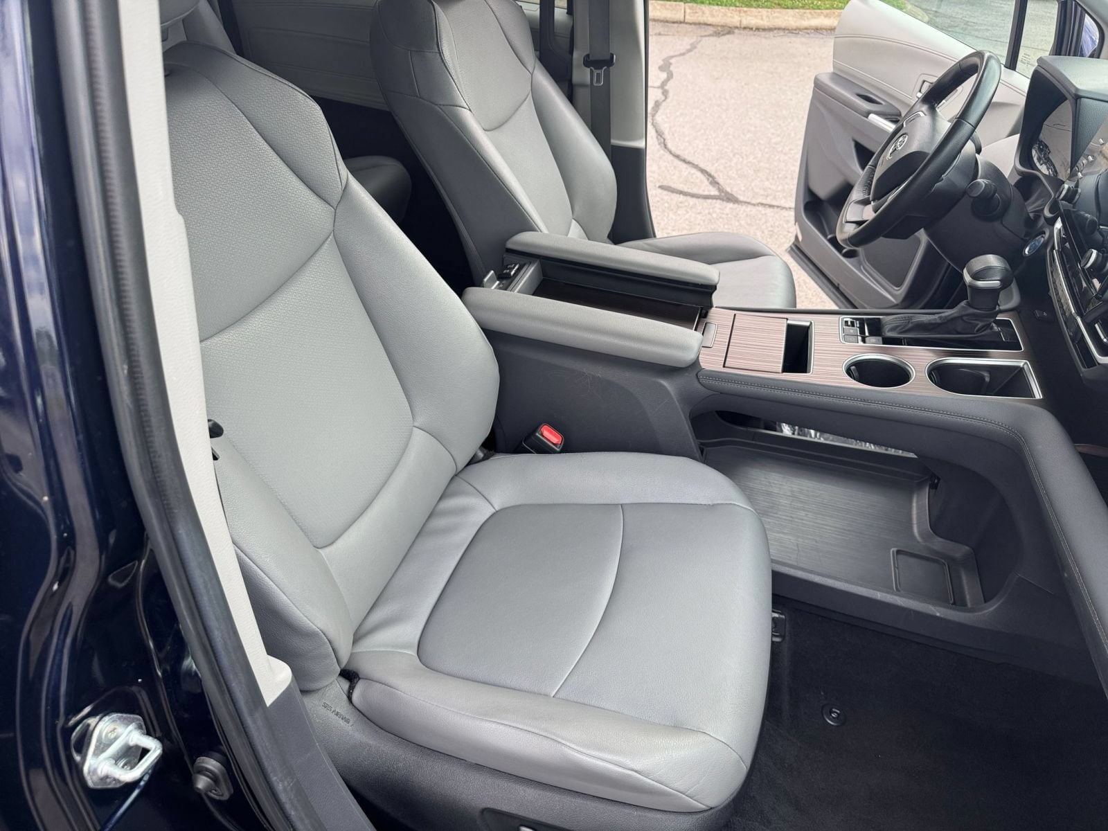 Thumbnail: 2024 Toyota Sienna - 34