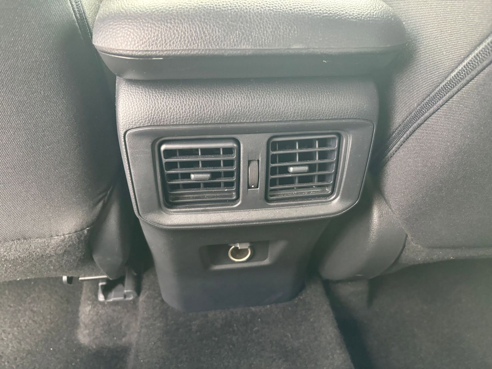 Thumbnail: 2025 Toyota RAV4 - 23