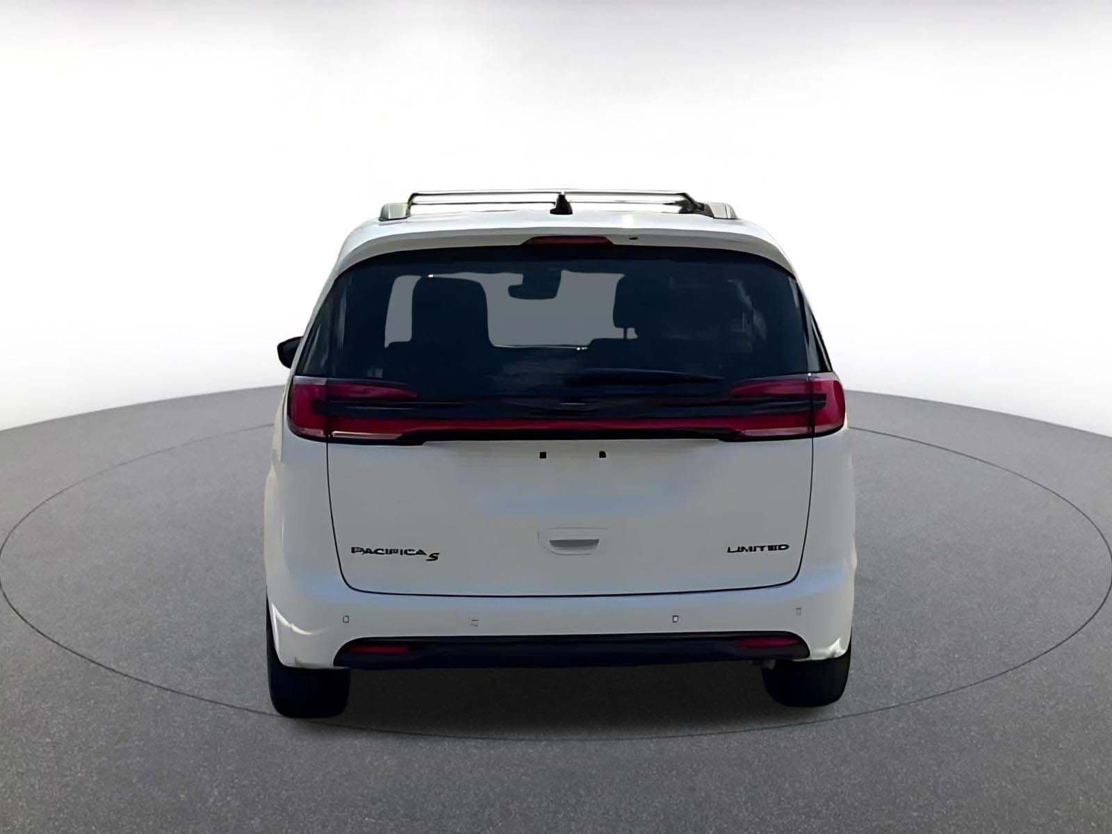 Thumbnail: 2025 Chrysler Pacifica - 11