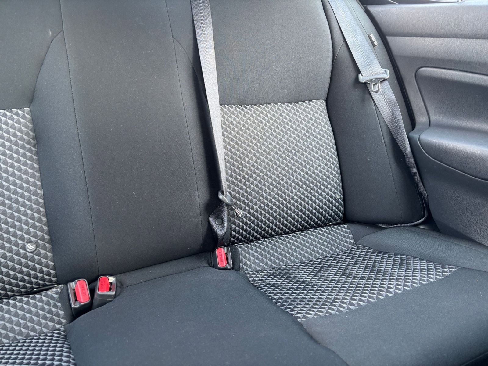 2024 Nissan Versa S 32