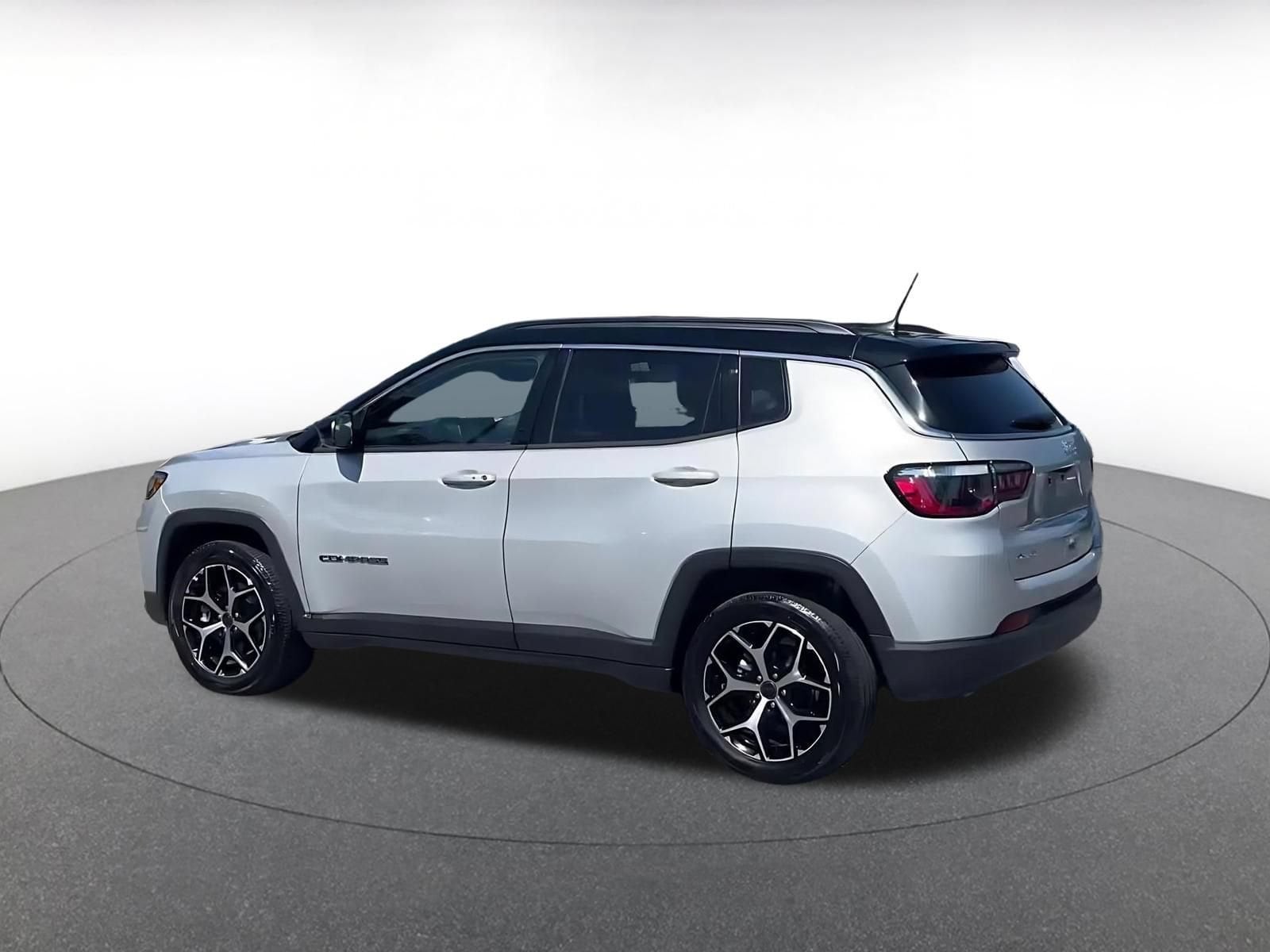 Thumbnail: 2025 Jeep Compass - 9