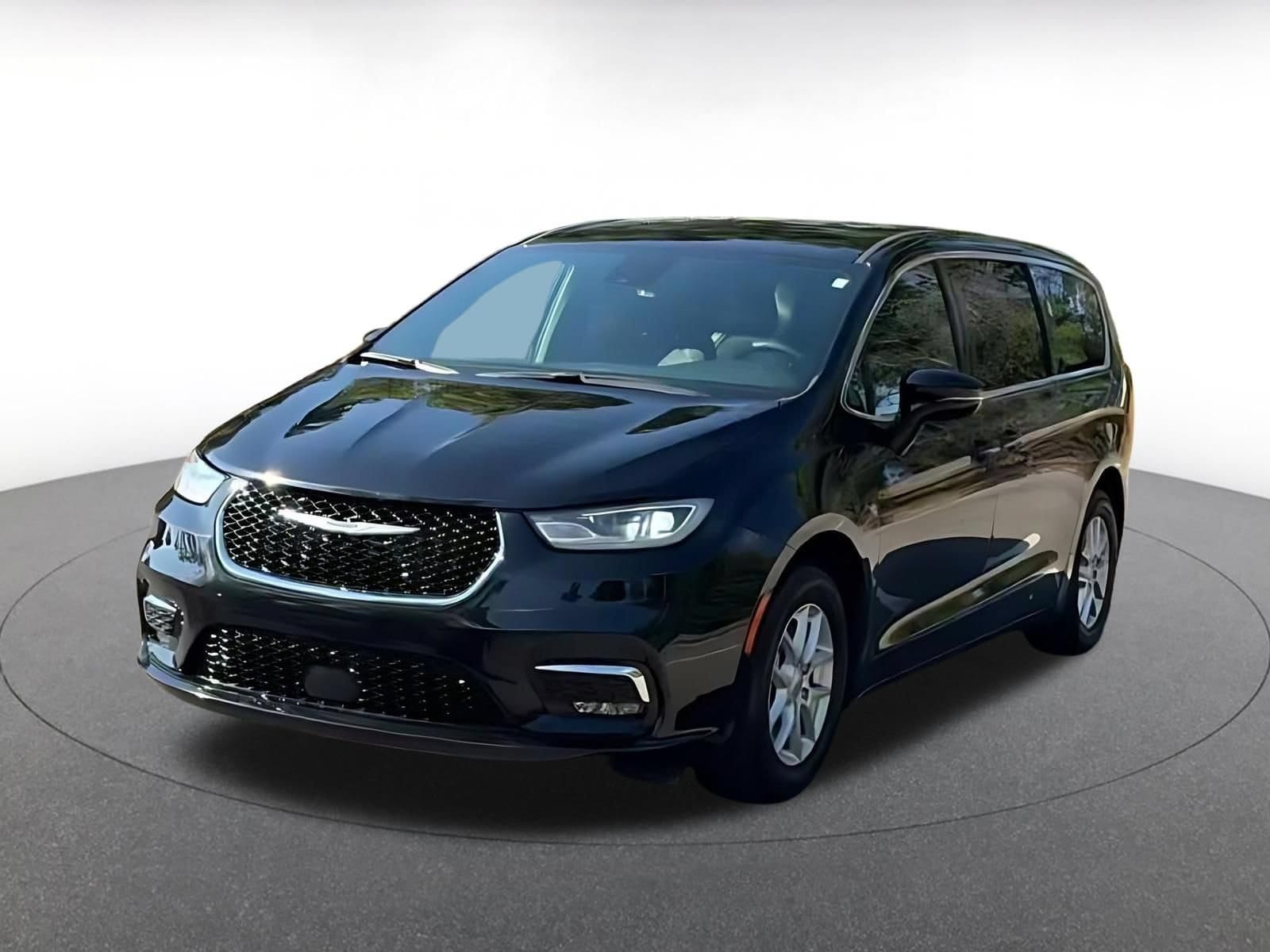 Thumbnail: 2025 Chrysler Pacifica - 6