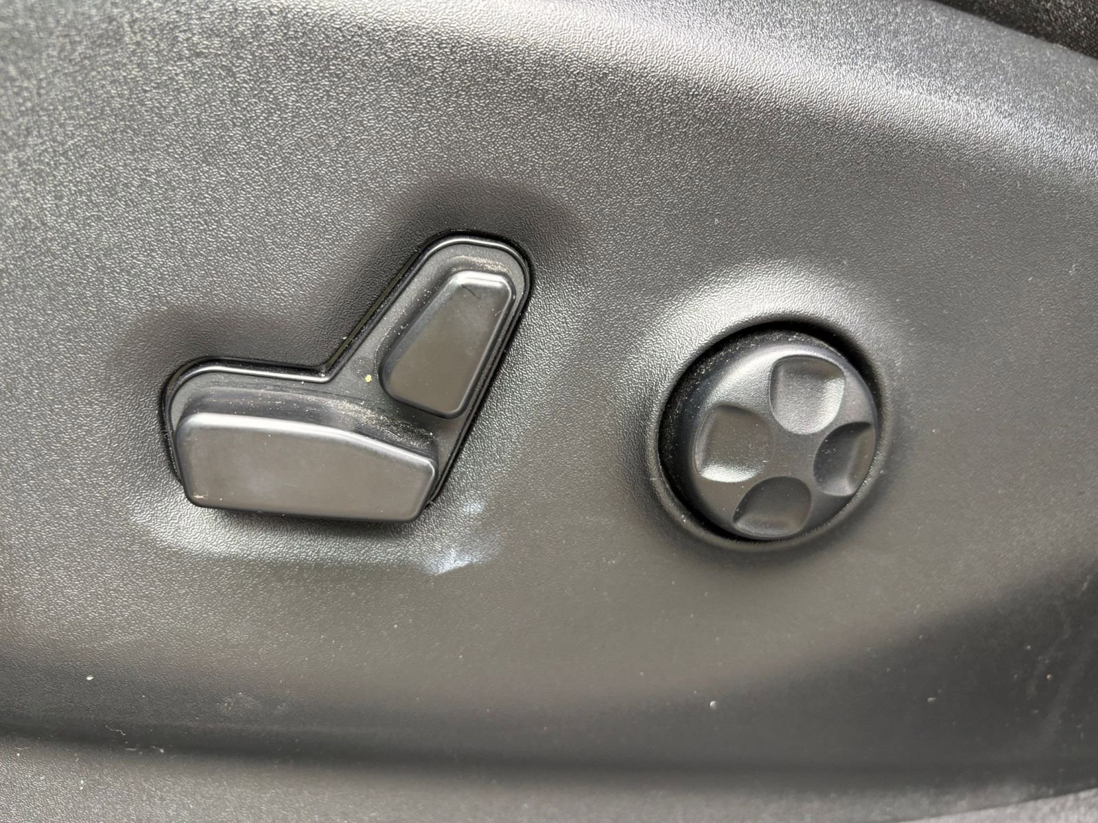 Thumbnail: 2025 Chrysler Pacifica - 22