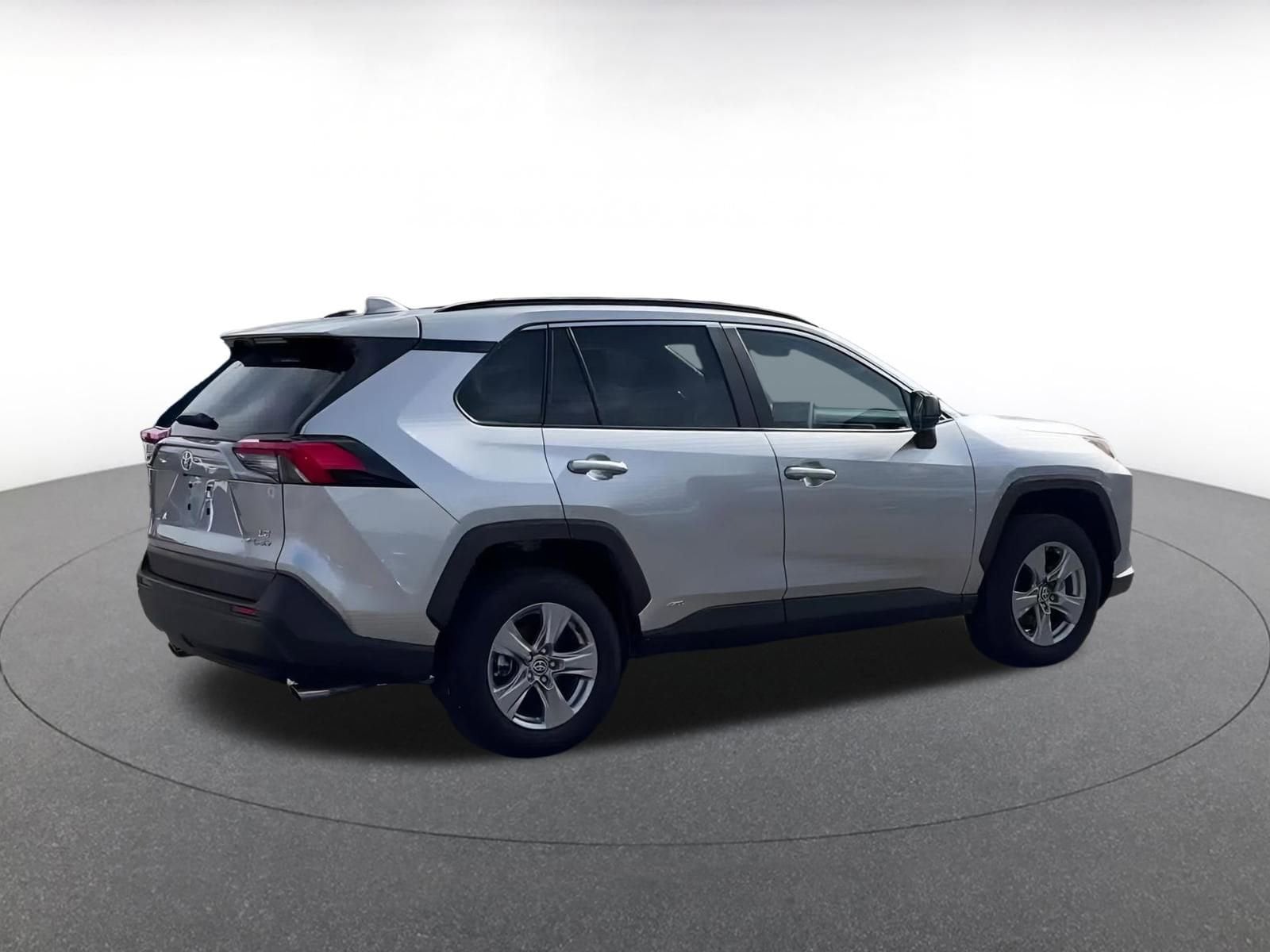 Thumbnail: 2025 Toyota RAV4 - 15