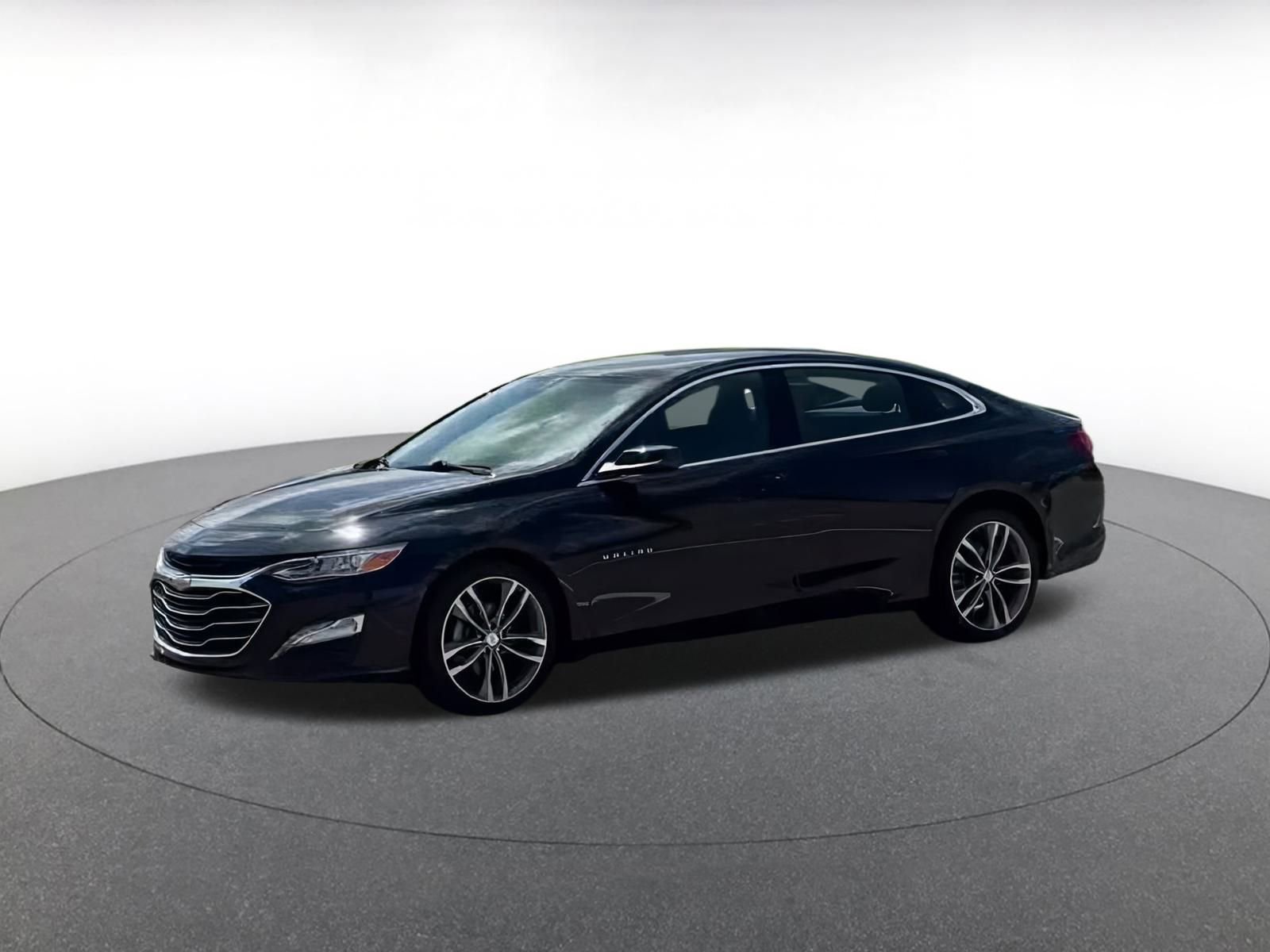 Thumbnail: 2024 Chevrolet Malibu - 3