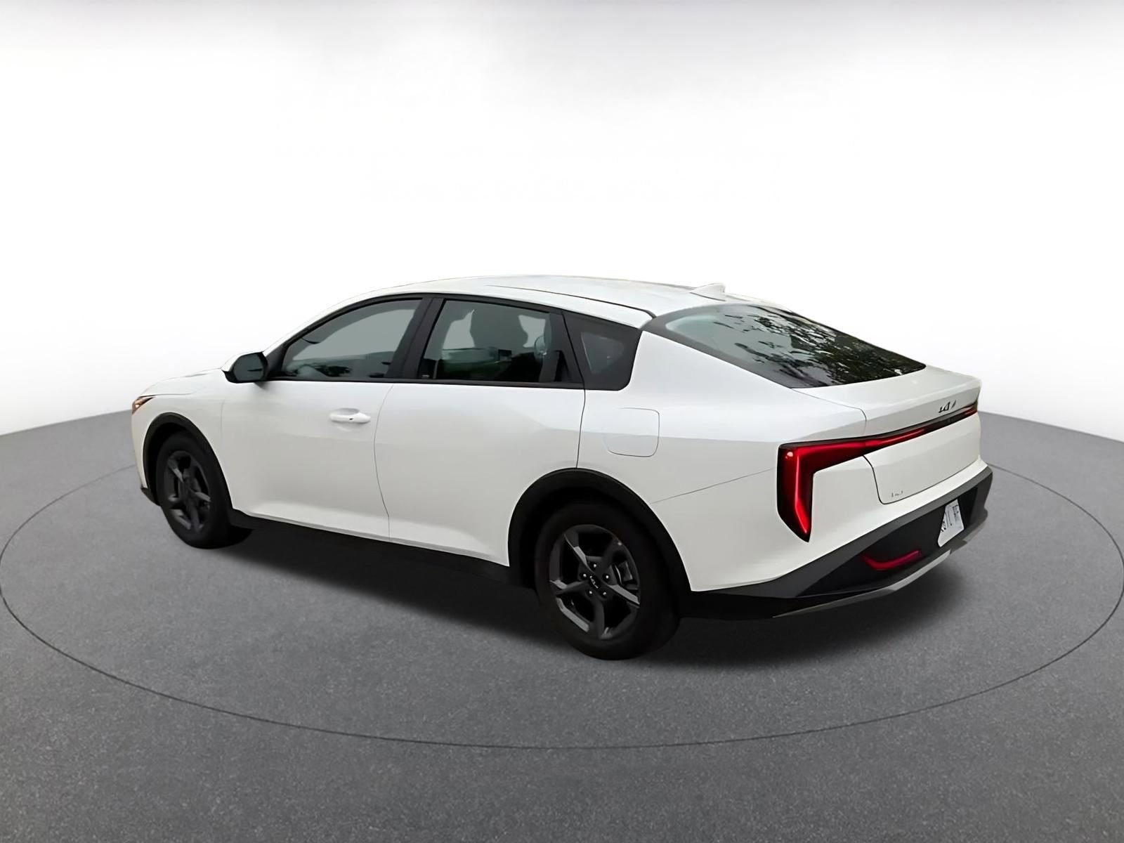 Thumbnail: 2025 Kia K4 - 10