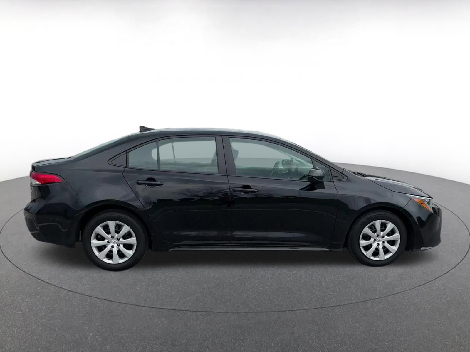 Thumbnail: 2023 Toyota Corolla - 16