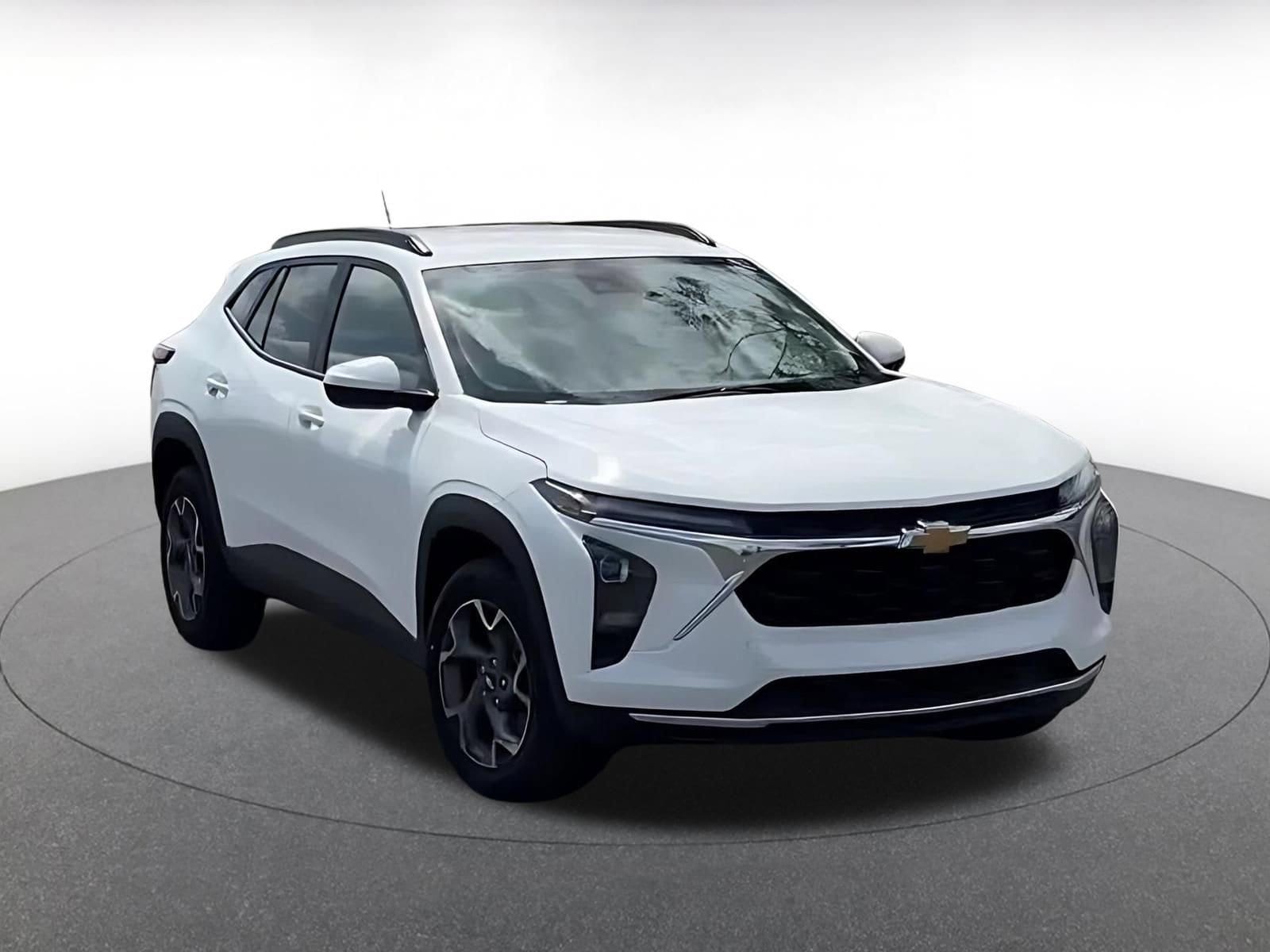Thumbnail: 2025 Chevrolet Trax - 3