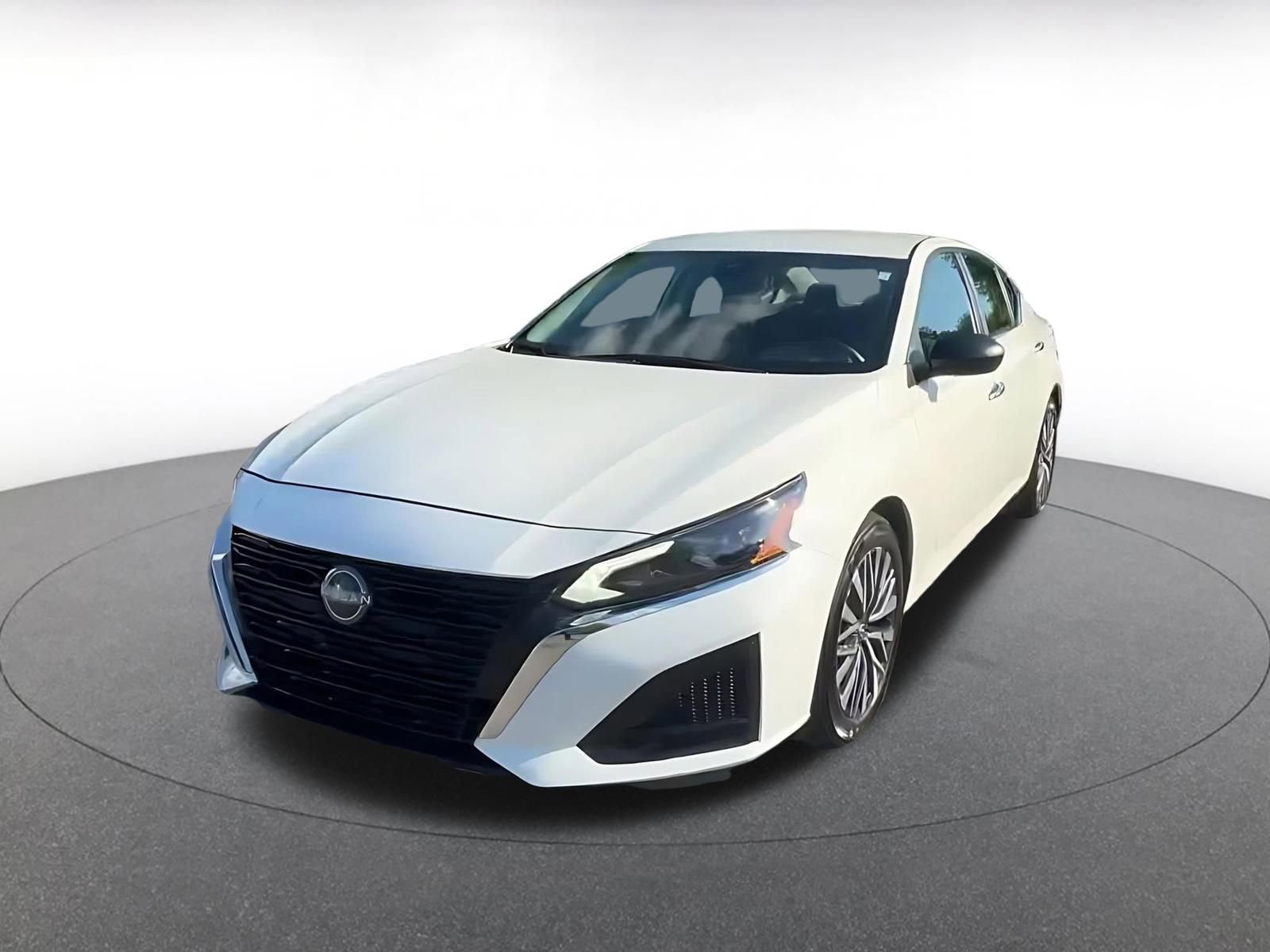 Thumbnail: 2025 Nissan Altima - 7