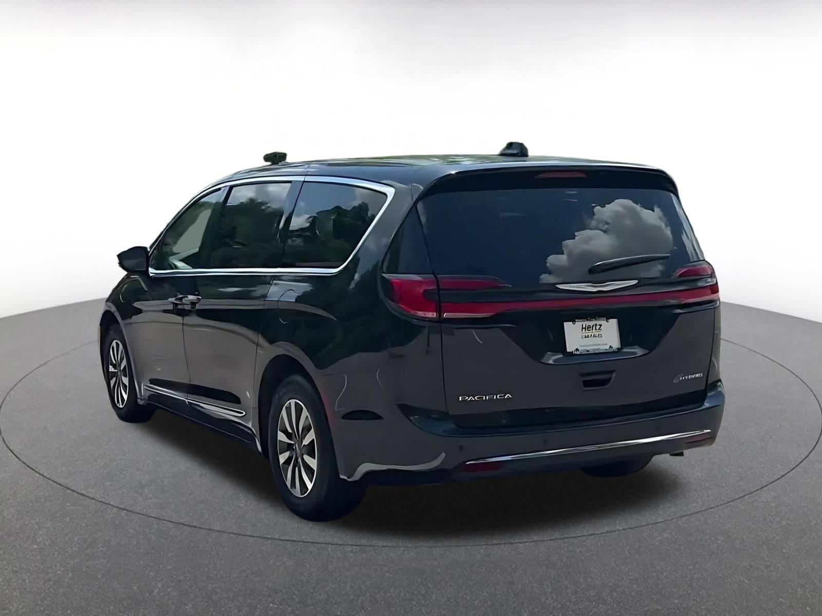 Thumbnail: 2023 Chrysler Pacifica - 10