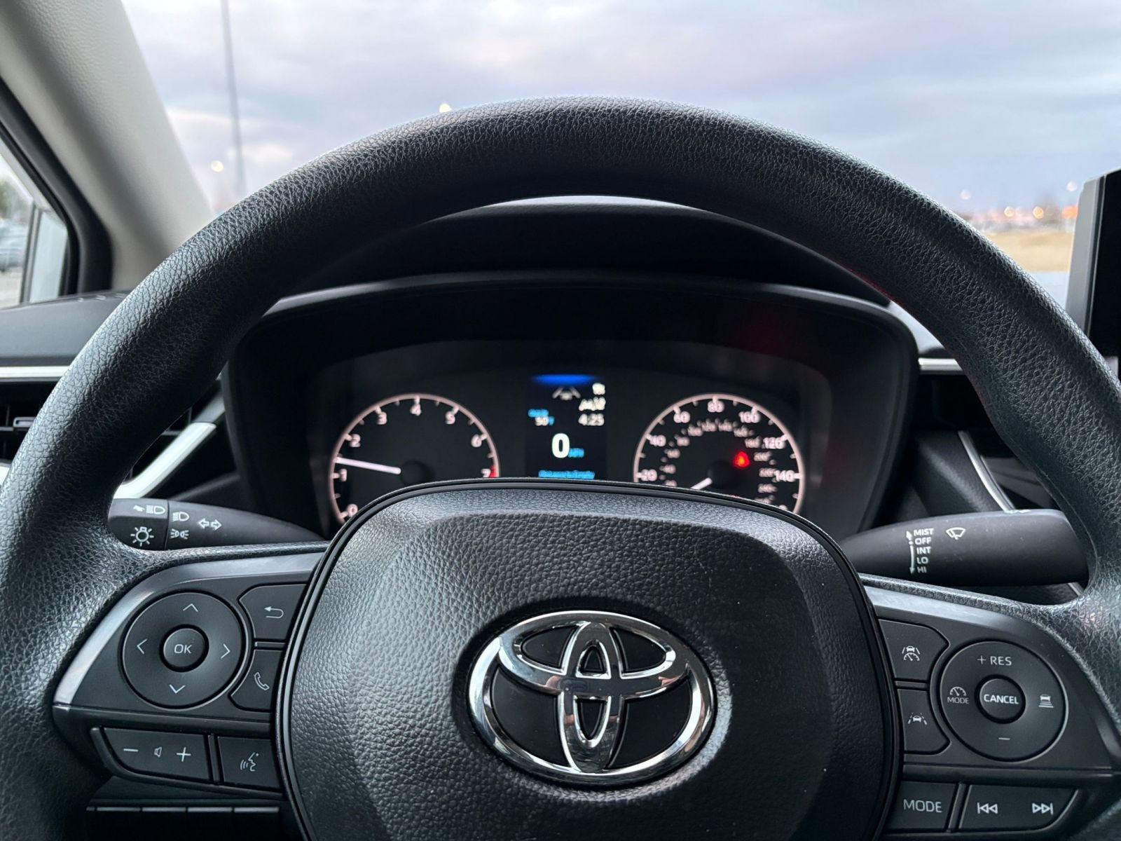 Thumbnail: 2025 Toyota Corolla - 25