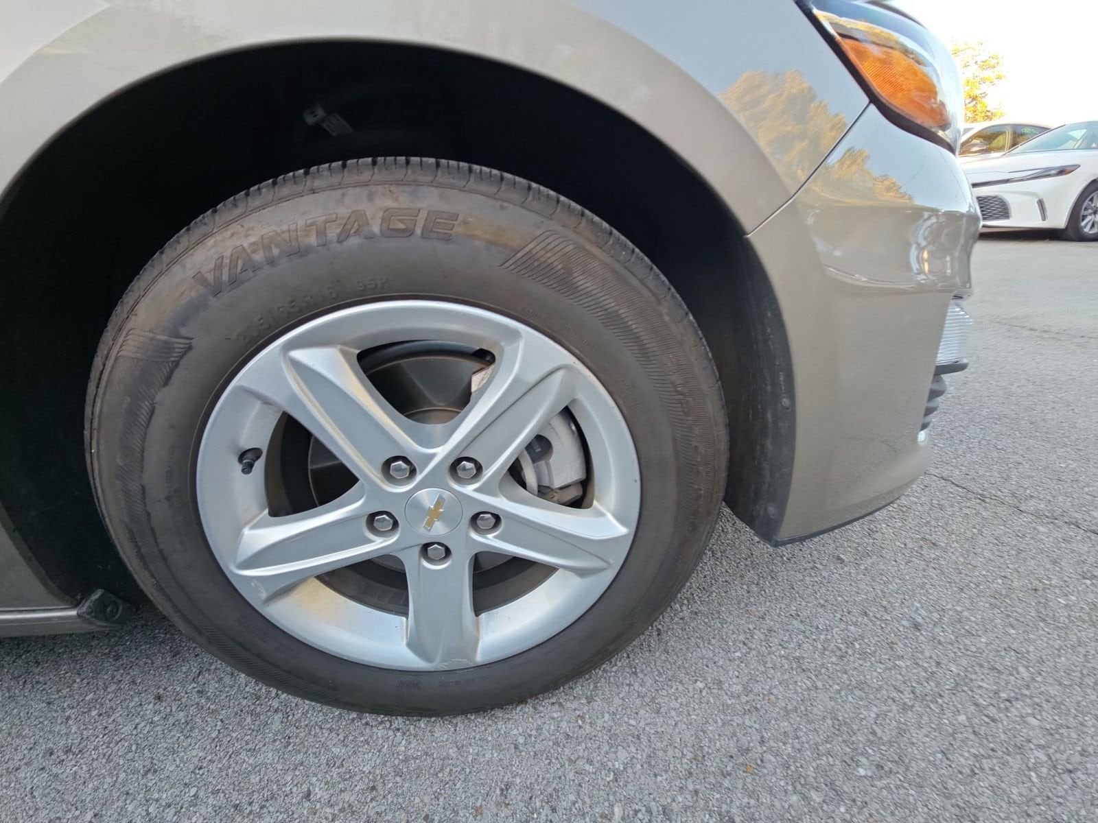 Thumbnail: 2024 Chevrolet Malibu - 10