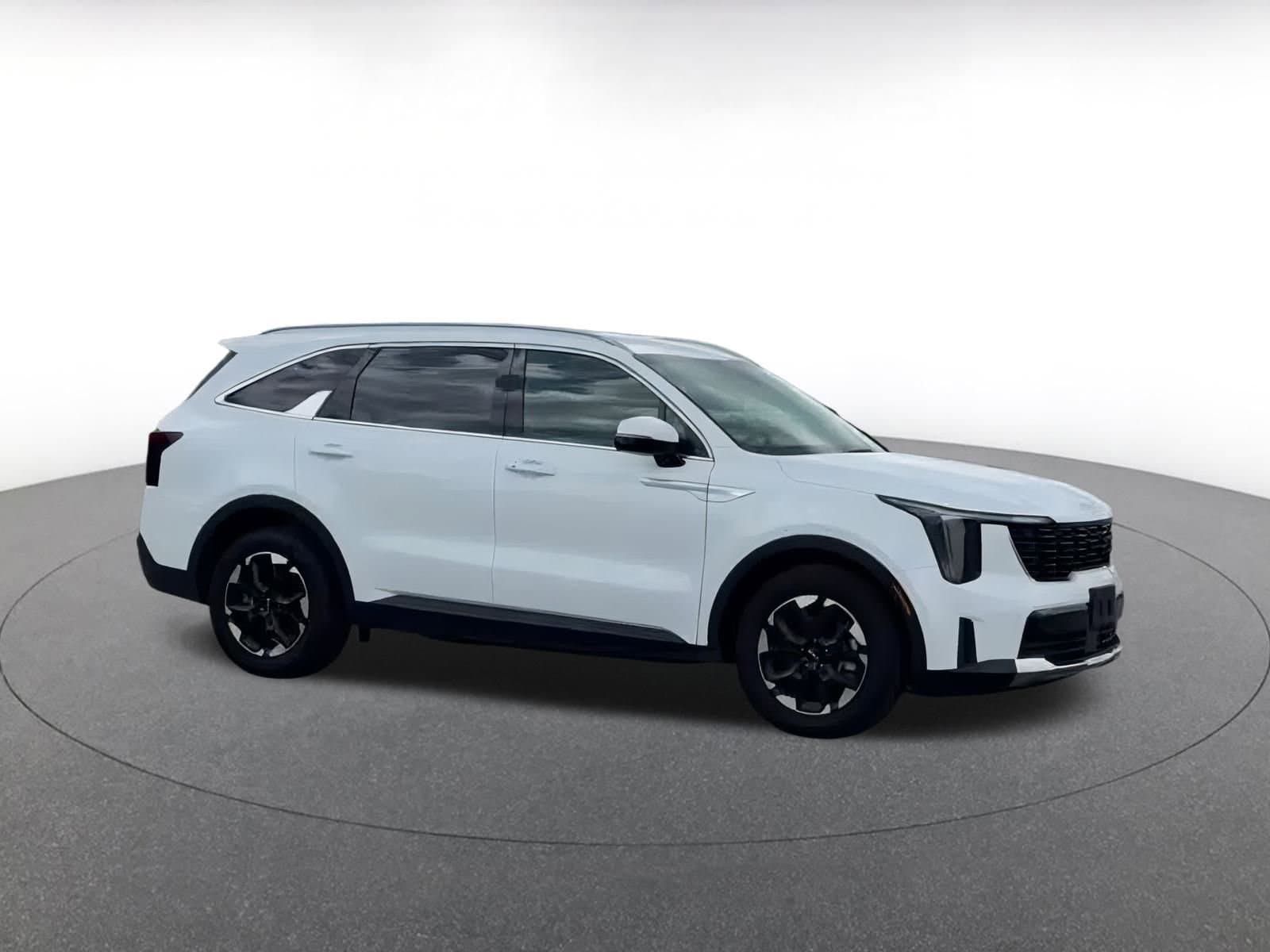 Thumbnail: 2024 Kia Sorento - 2