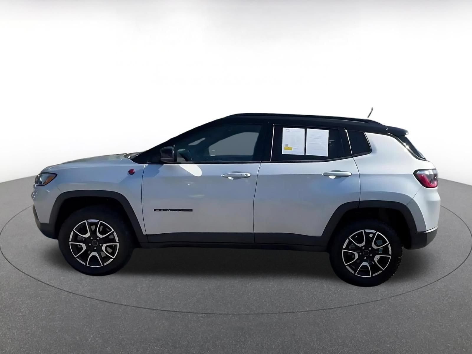 Thumbnail: 2025 Jeep Compass - 9