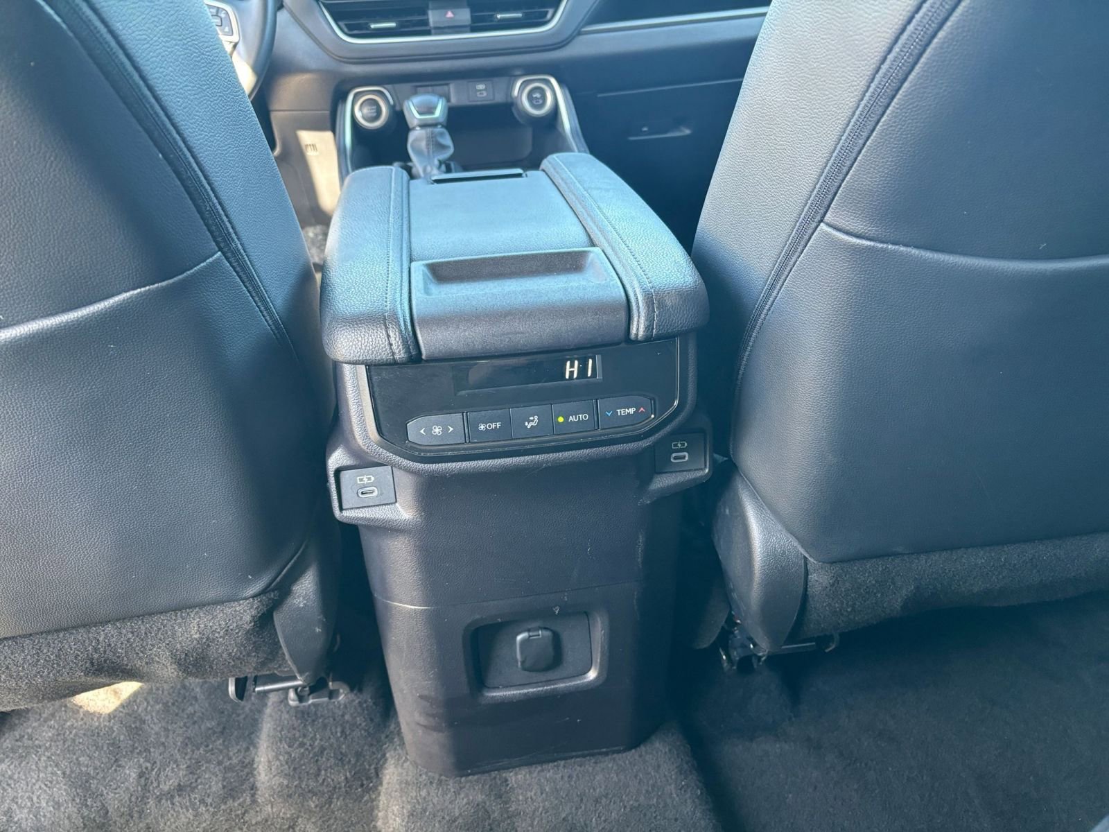 Thumbnail: 2025 Toyota Grand Highlander - 25