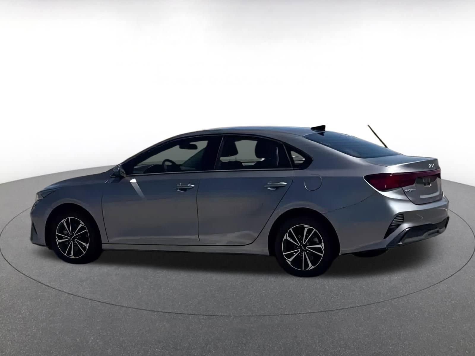 Thumbnail: 2024 Kia Forte - 8