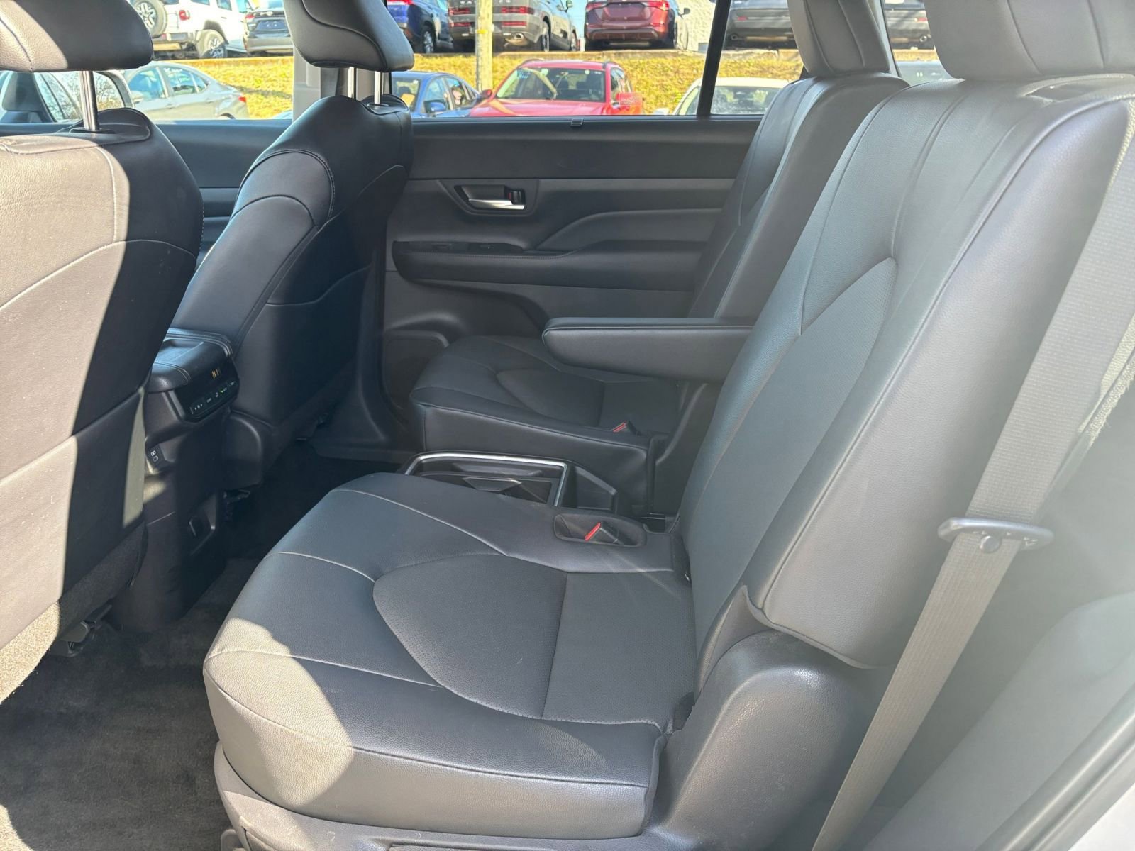 Thumbnail: 2025 Toyota Grand Highlander - 27