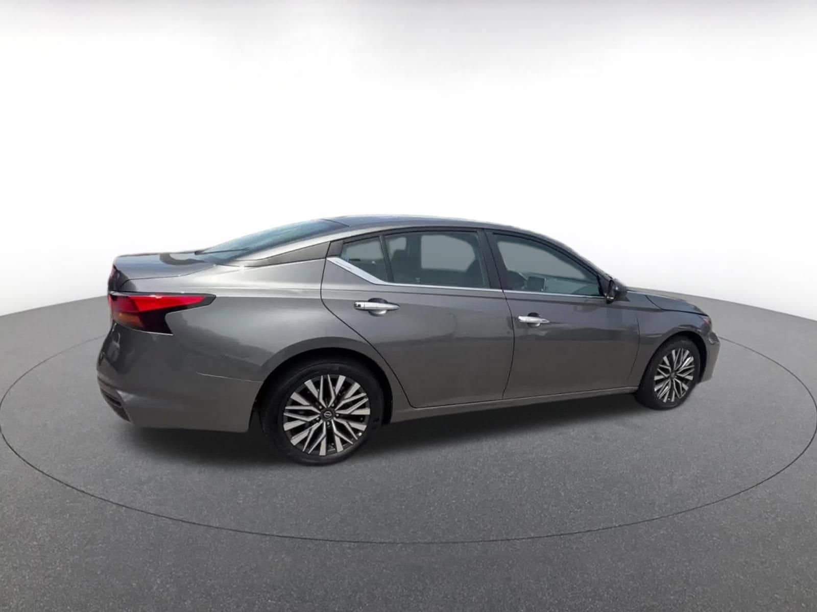Thumbnail: 2025 Nissan Altima - 11