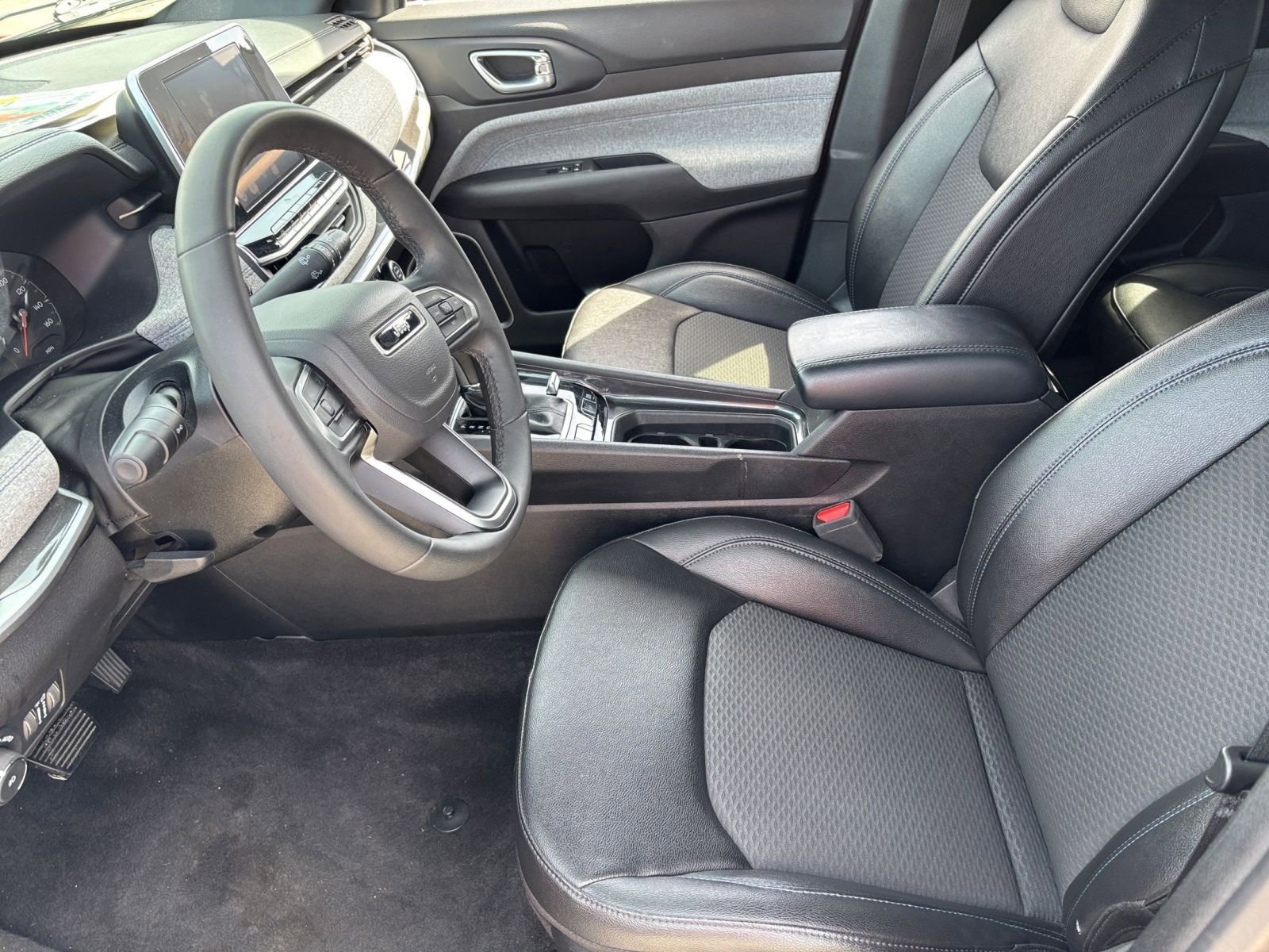 Thumbnail: 2025 Jeep Compass - 25