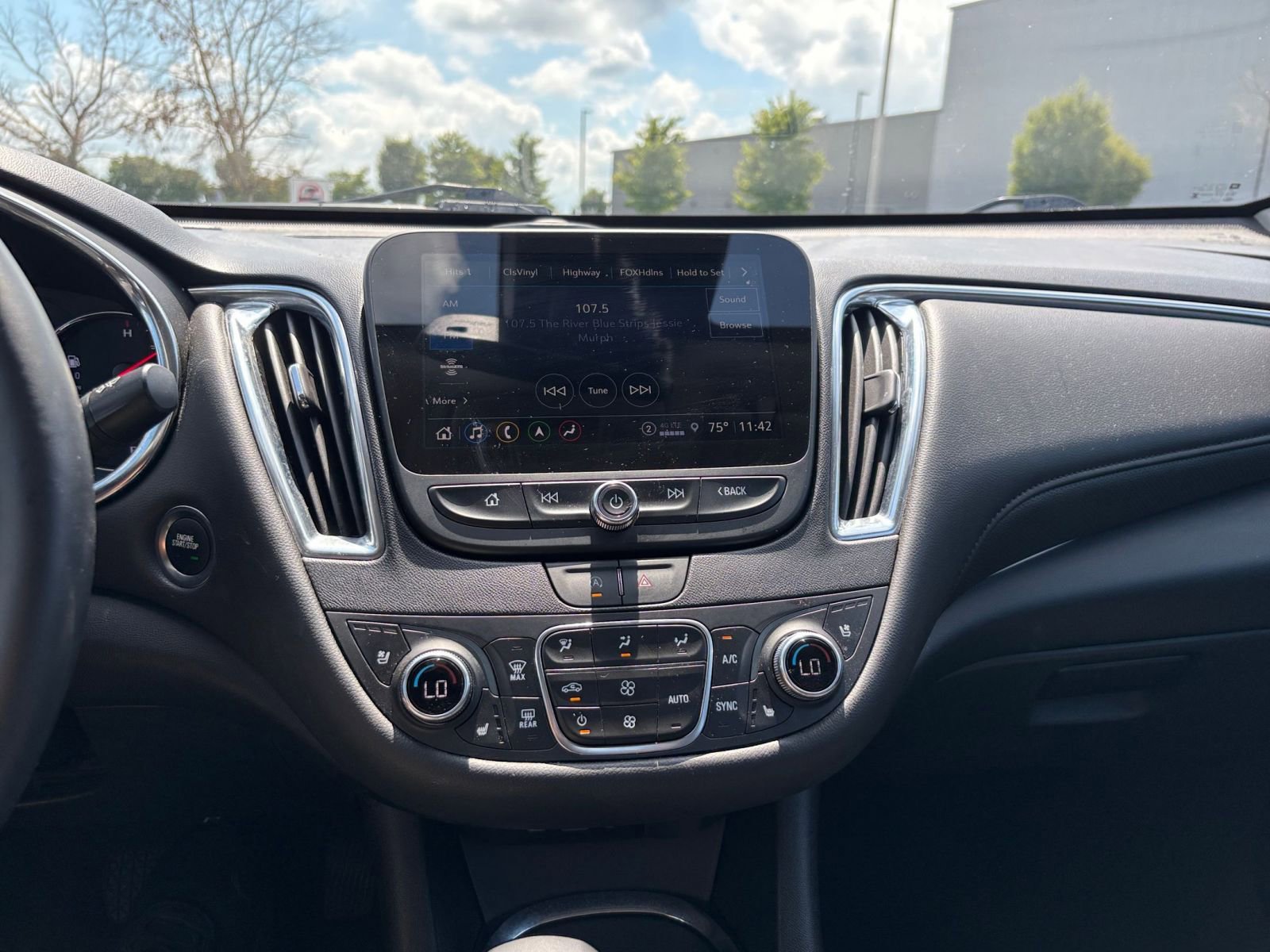 Thumbnail: 2024 Chevrolet Malibu - 18