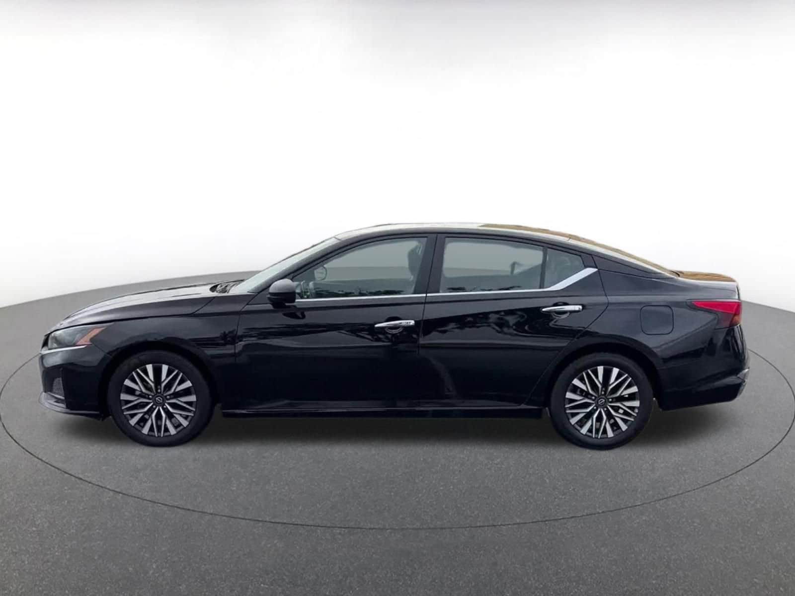 Thumbnail: 2025 Nissan Altima - 10